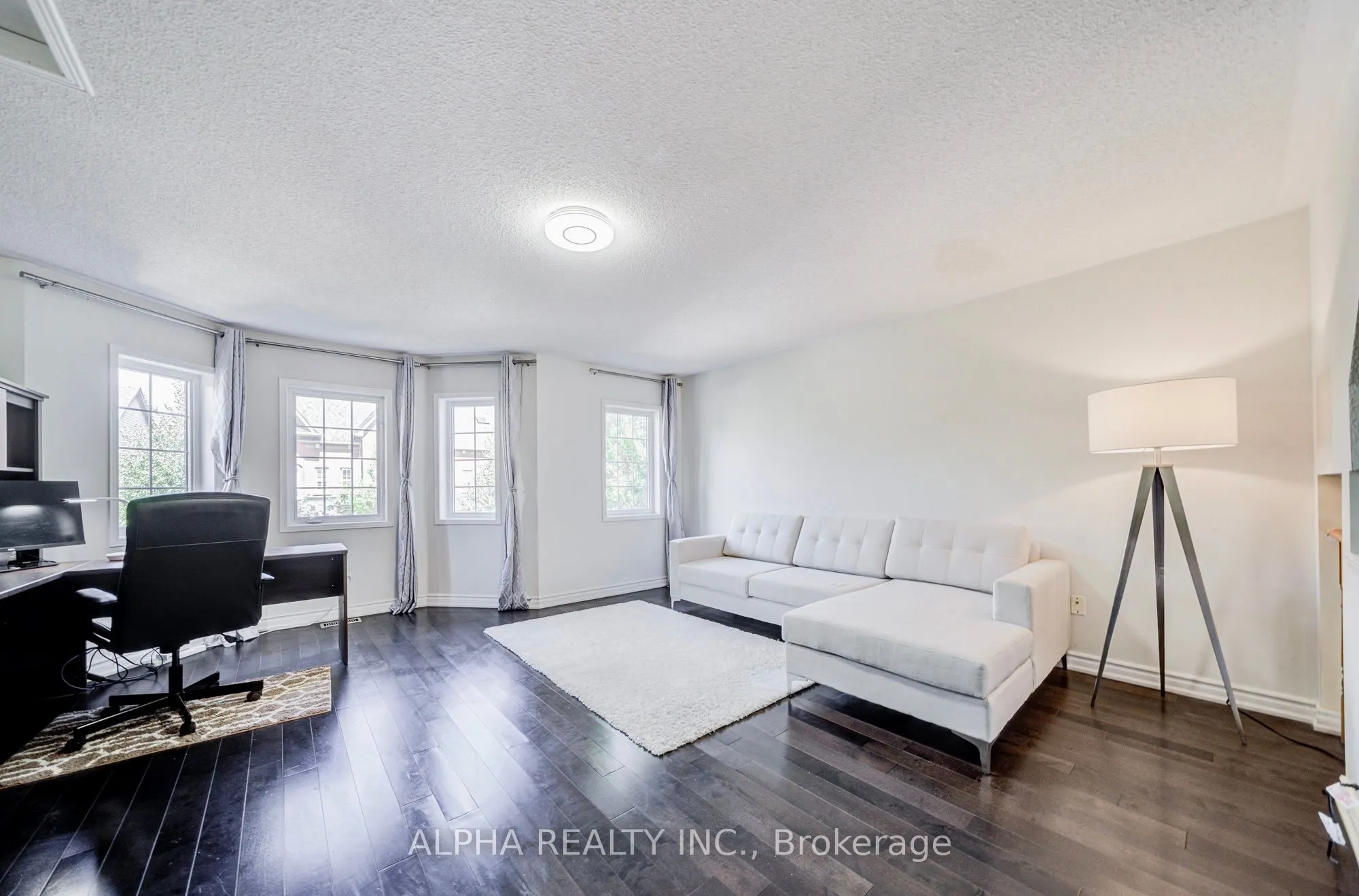102 Roxton Road