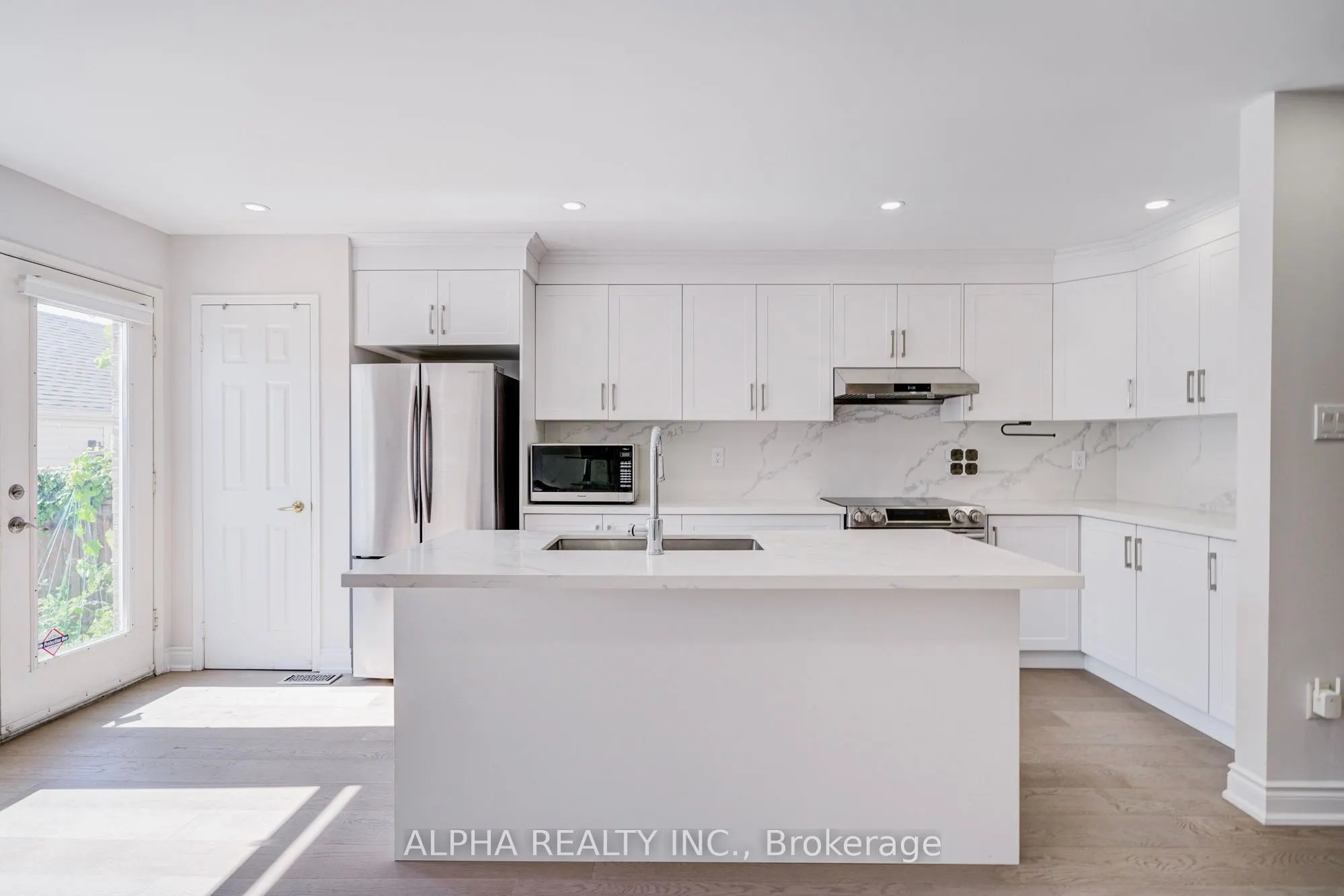 102 Roxton Road
