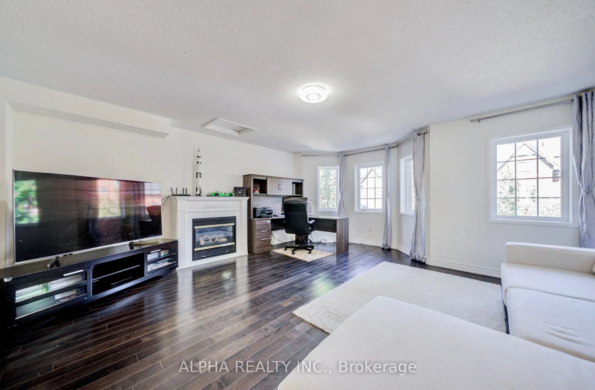 102 Roxton Road