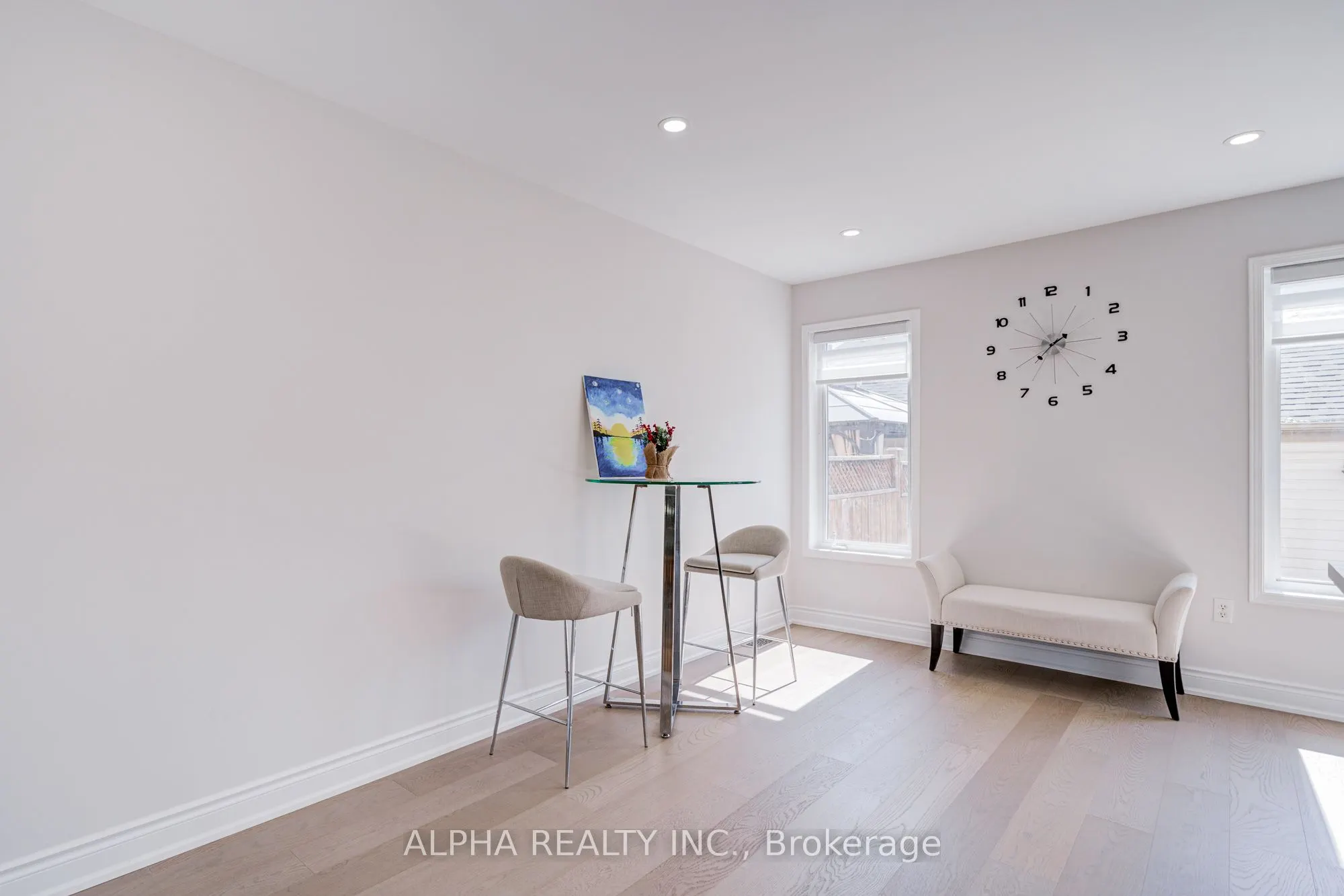 102 Roxton Road