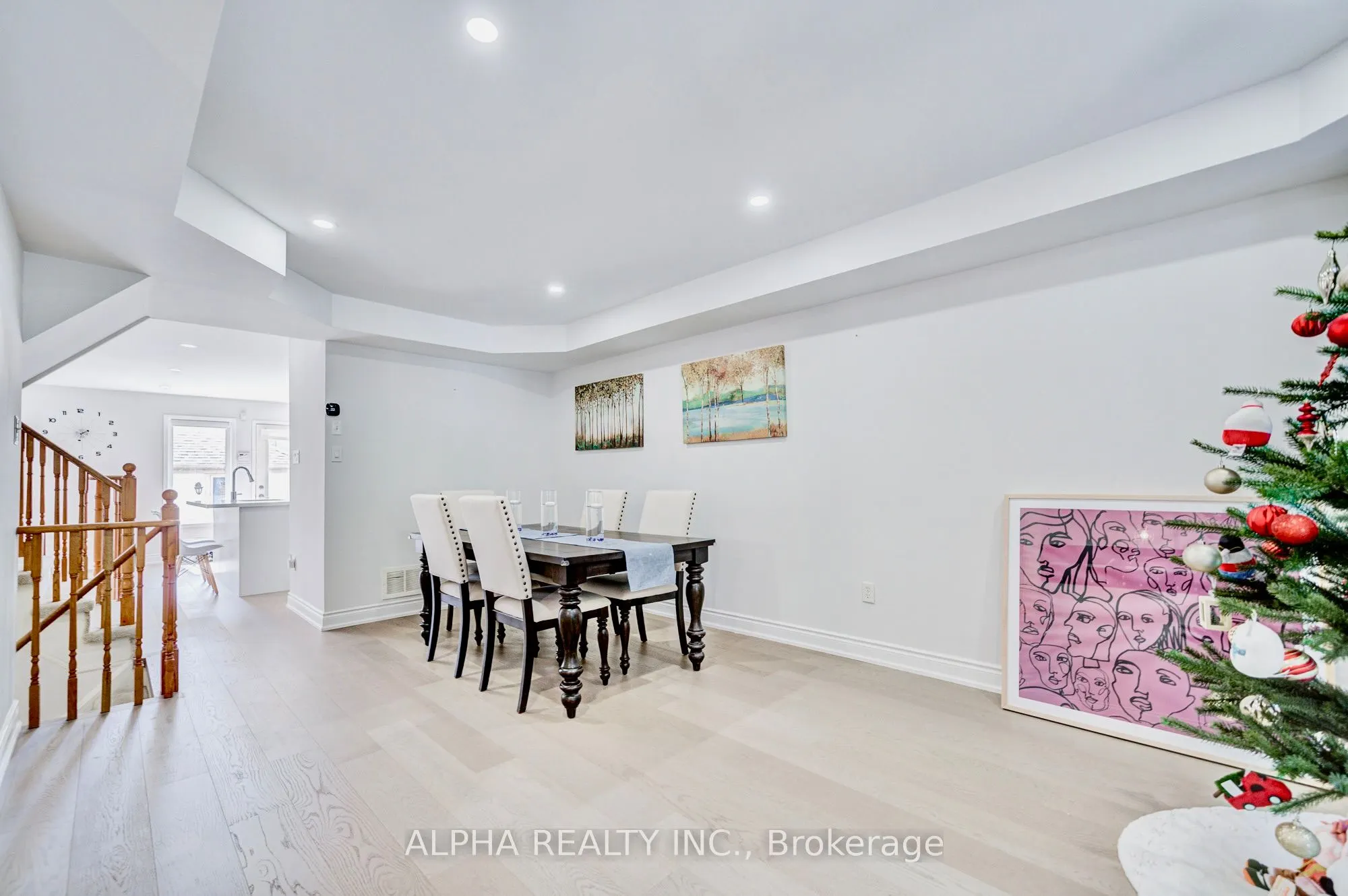 102 Roxton Road