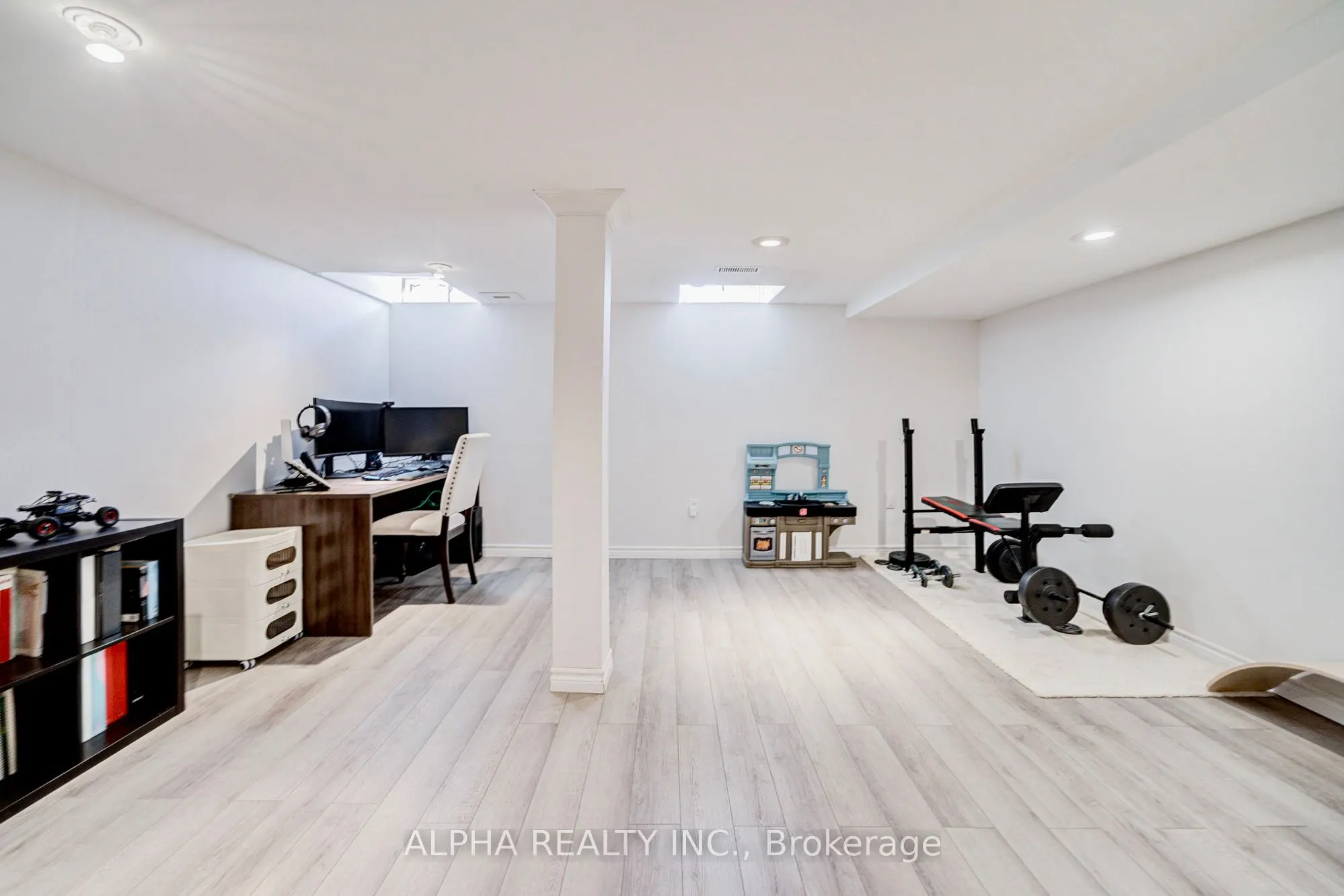 102 Roxton Road