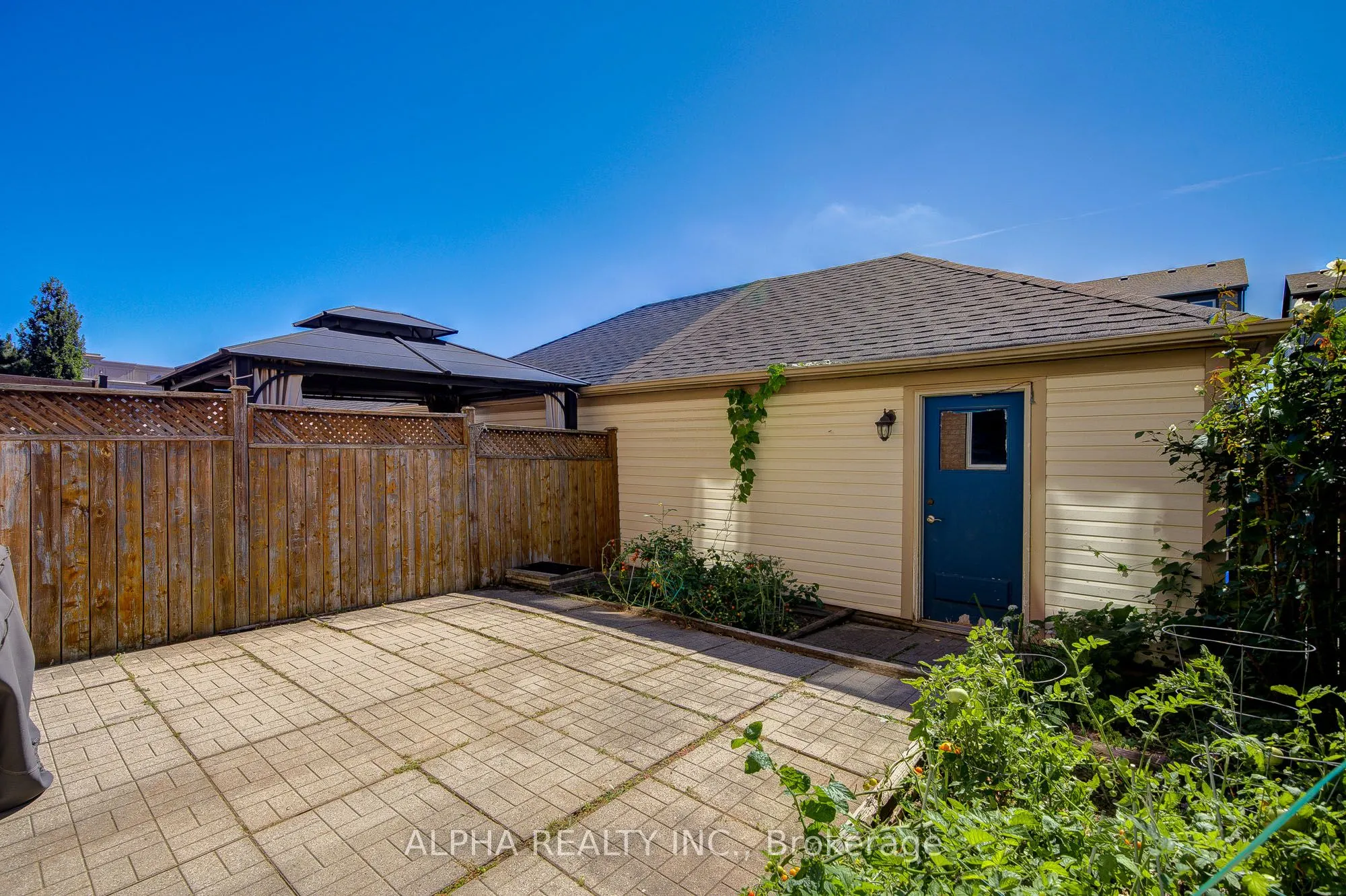 102 Roxton Road