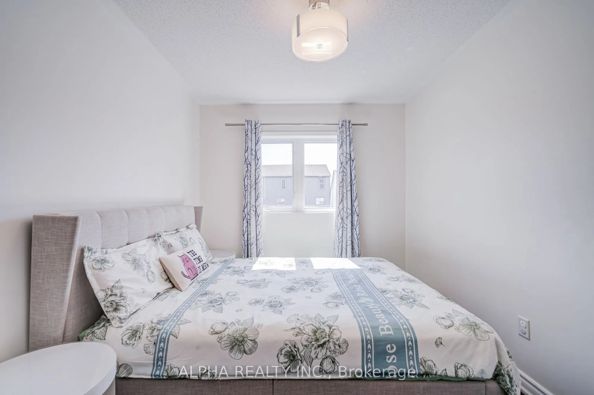 102 Roxton Road