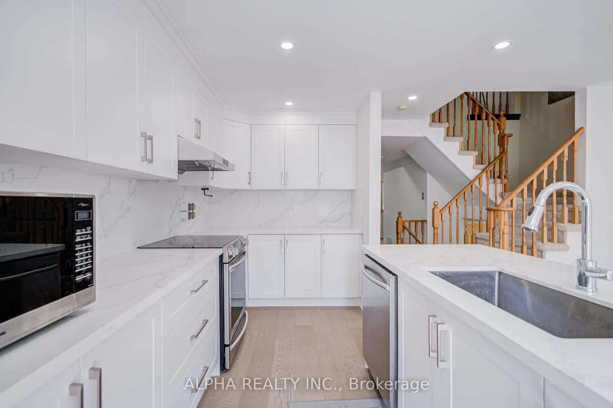 102 Roxton Road