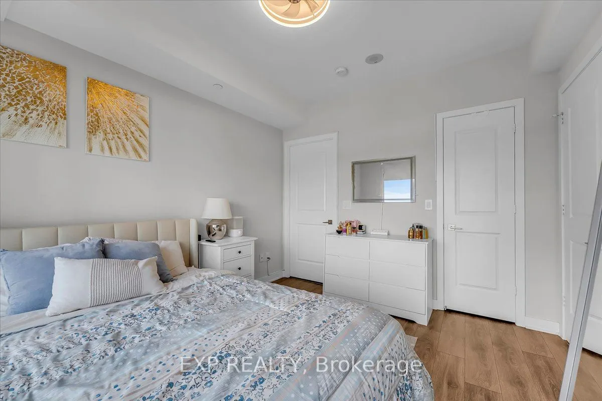 4633 Glen Erin Drive, #1104