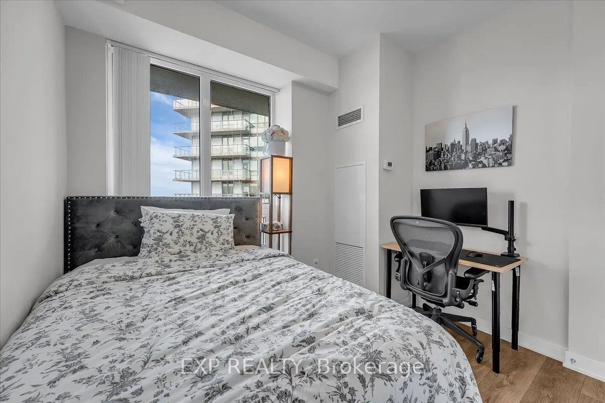 4633 Glen Erin Drive, #1104