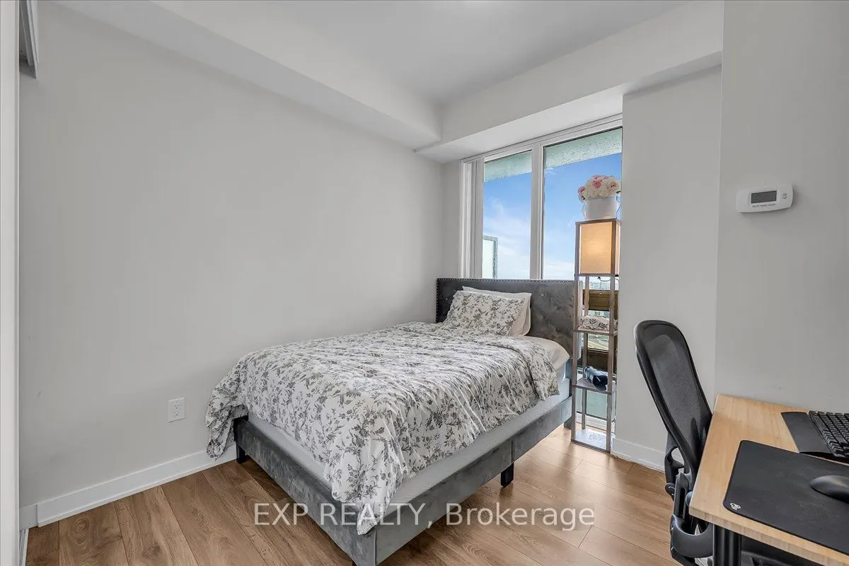 4633 Glen Erin Drive, #1104