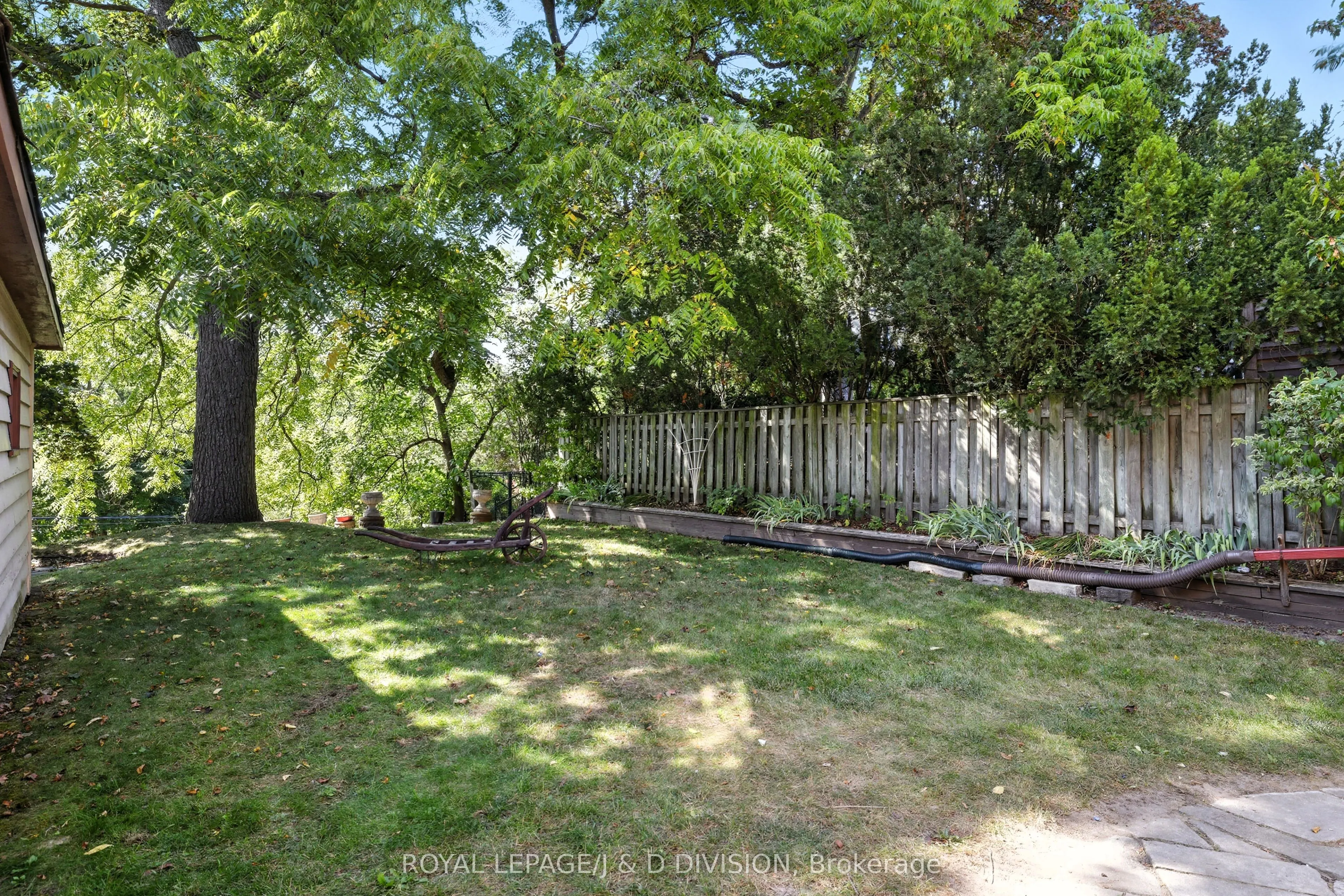 18 Grenadier Heights