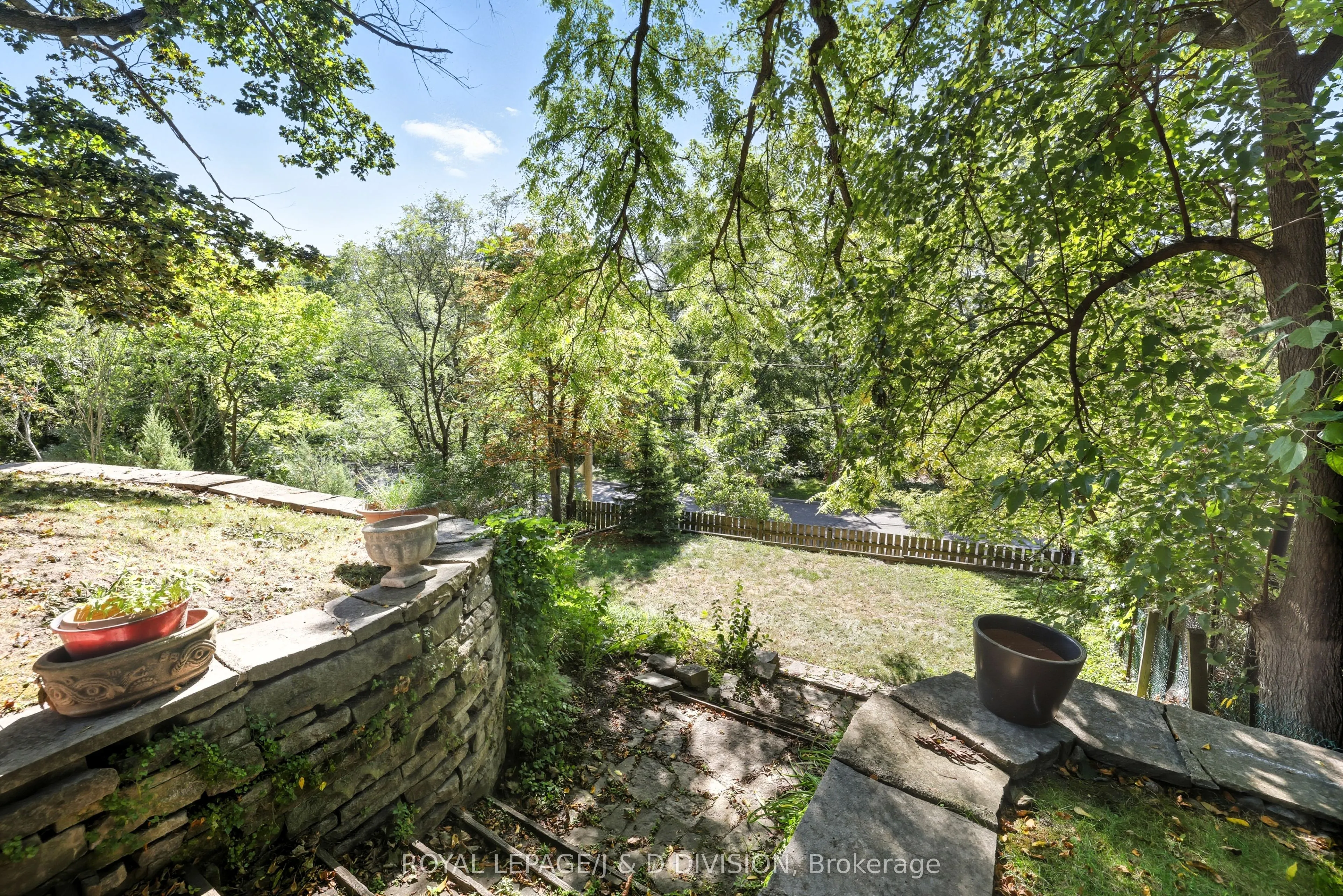 18 Grenadier Heights