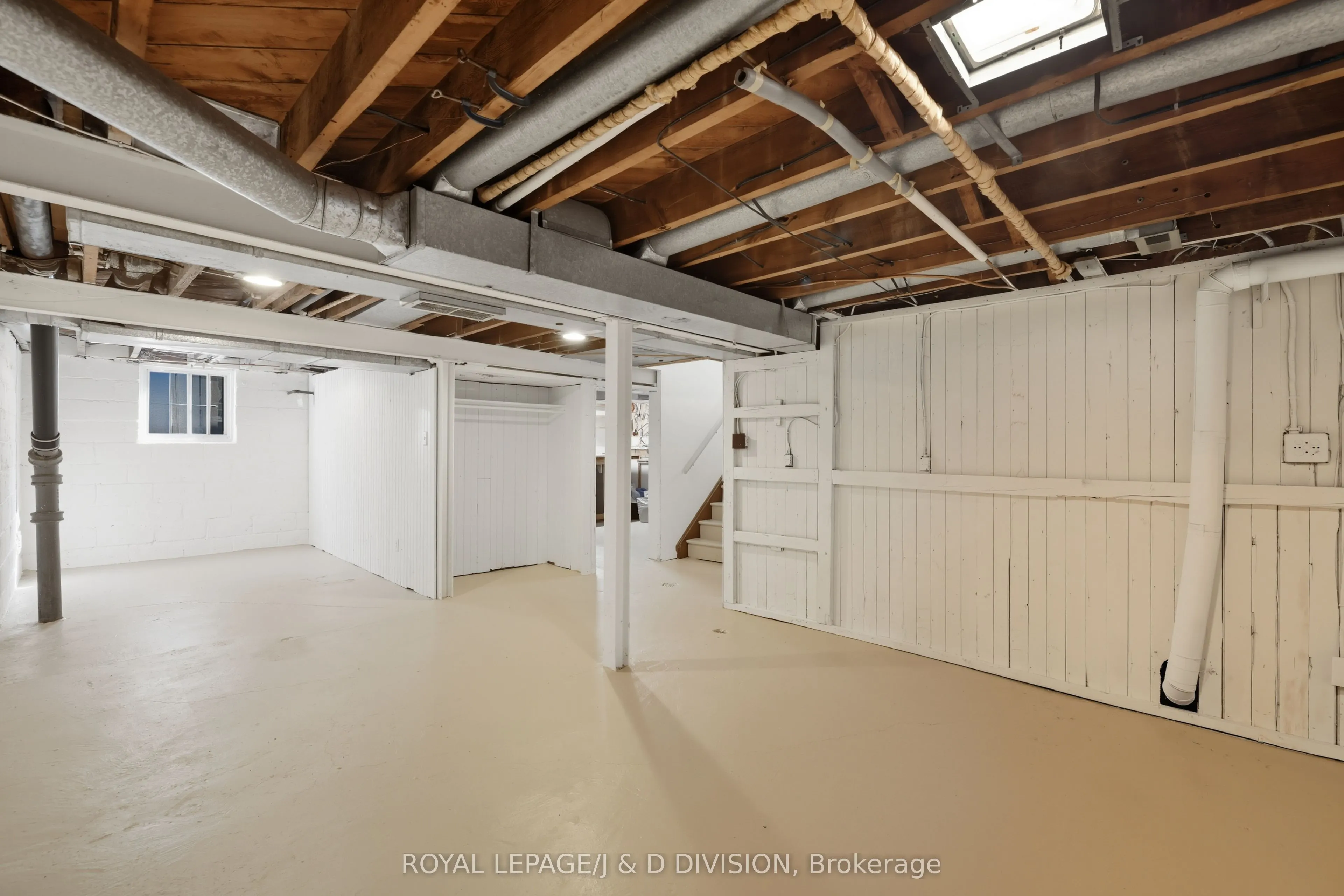 18 Grenadier Heights