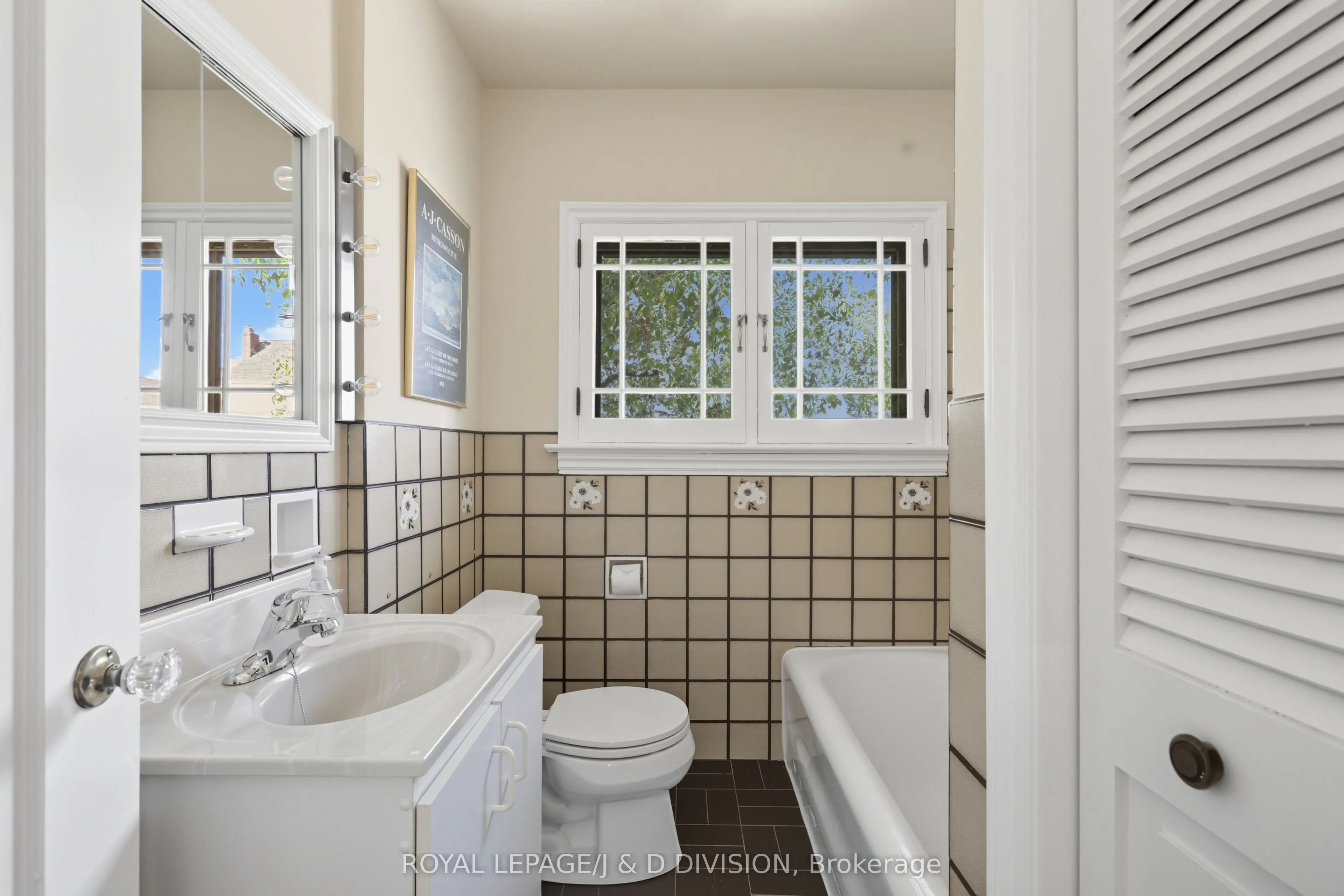 18 Grenadier Heights