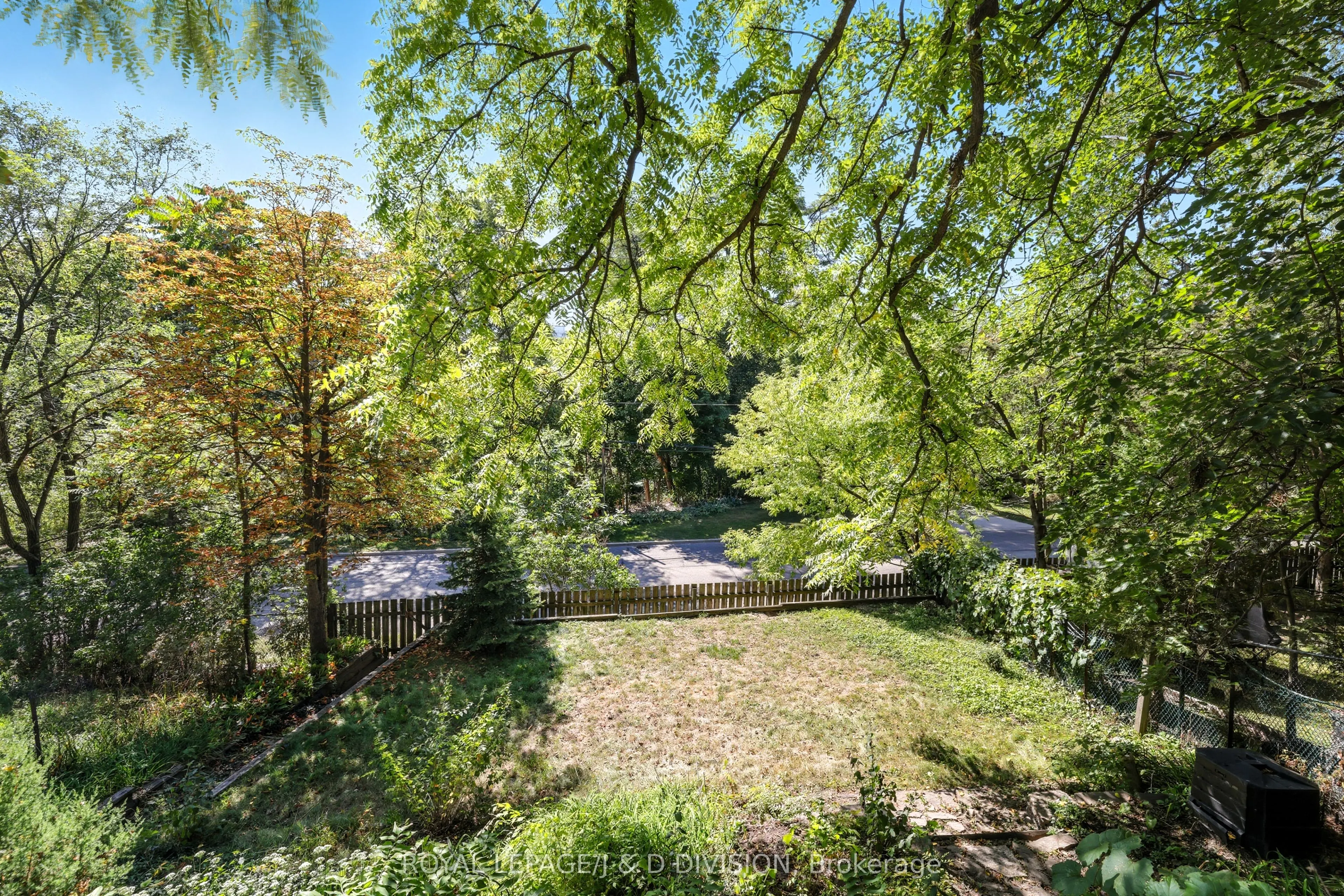 18 Grenadier Heights