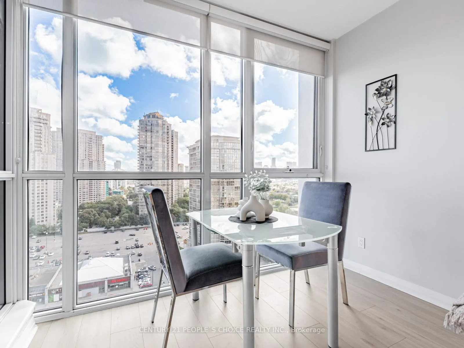 75 Eglinton Avenue W, #1403
