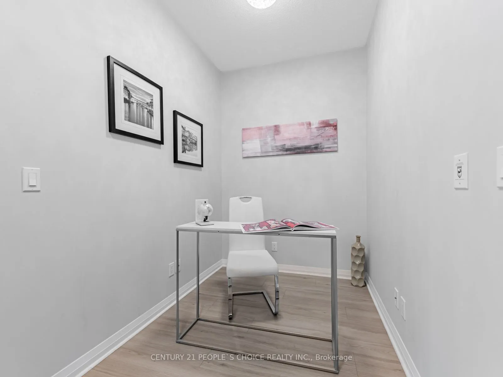 75 Eglinton Avenue W, #1403