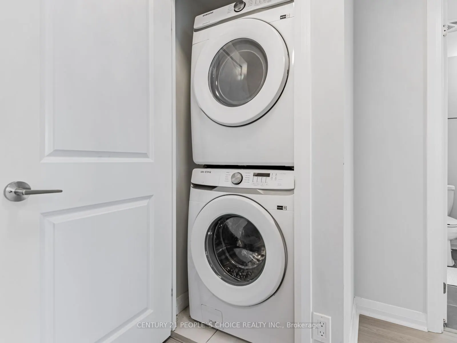75 Eglinton Avenue W, #1403