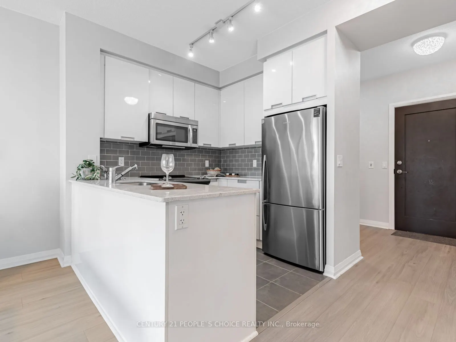 75 Eglinton Avenue W, #1403