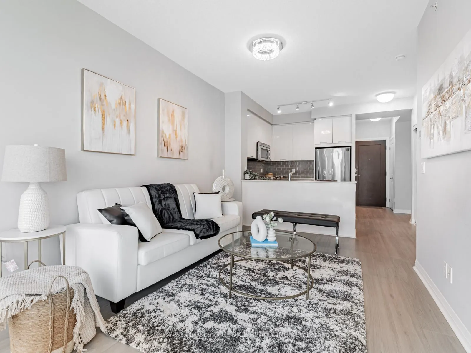75 Eglinton Avenue W, #1403