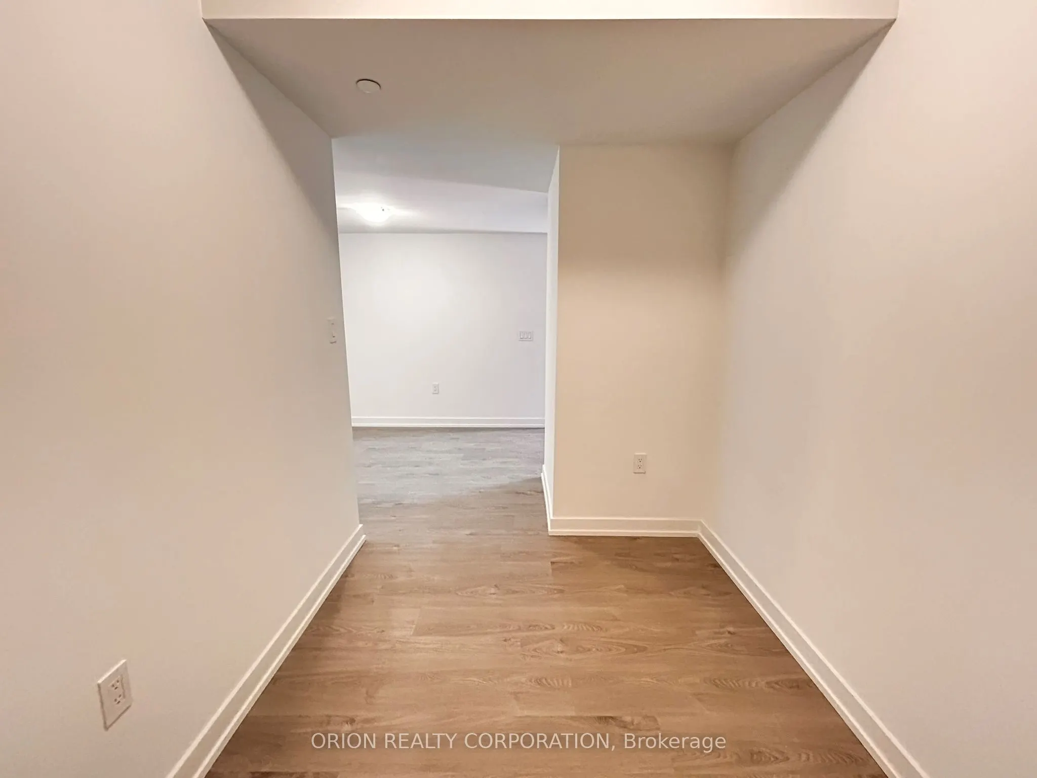 556 Marlee Avenue, #404