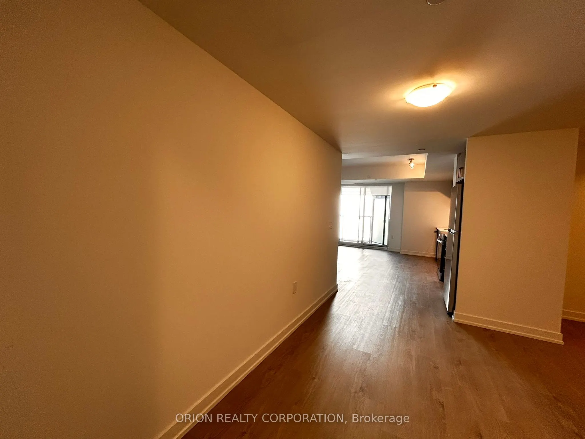 556 Marlee Avenue, #404