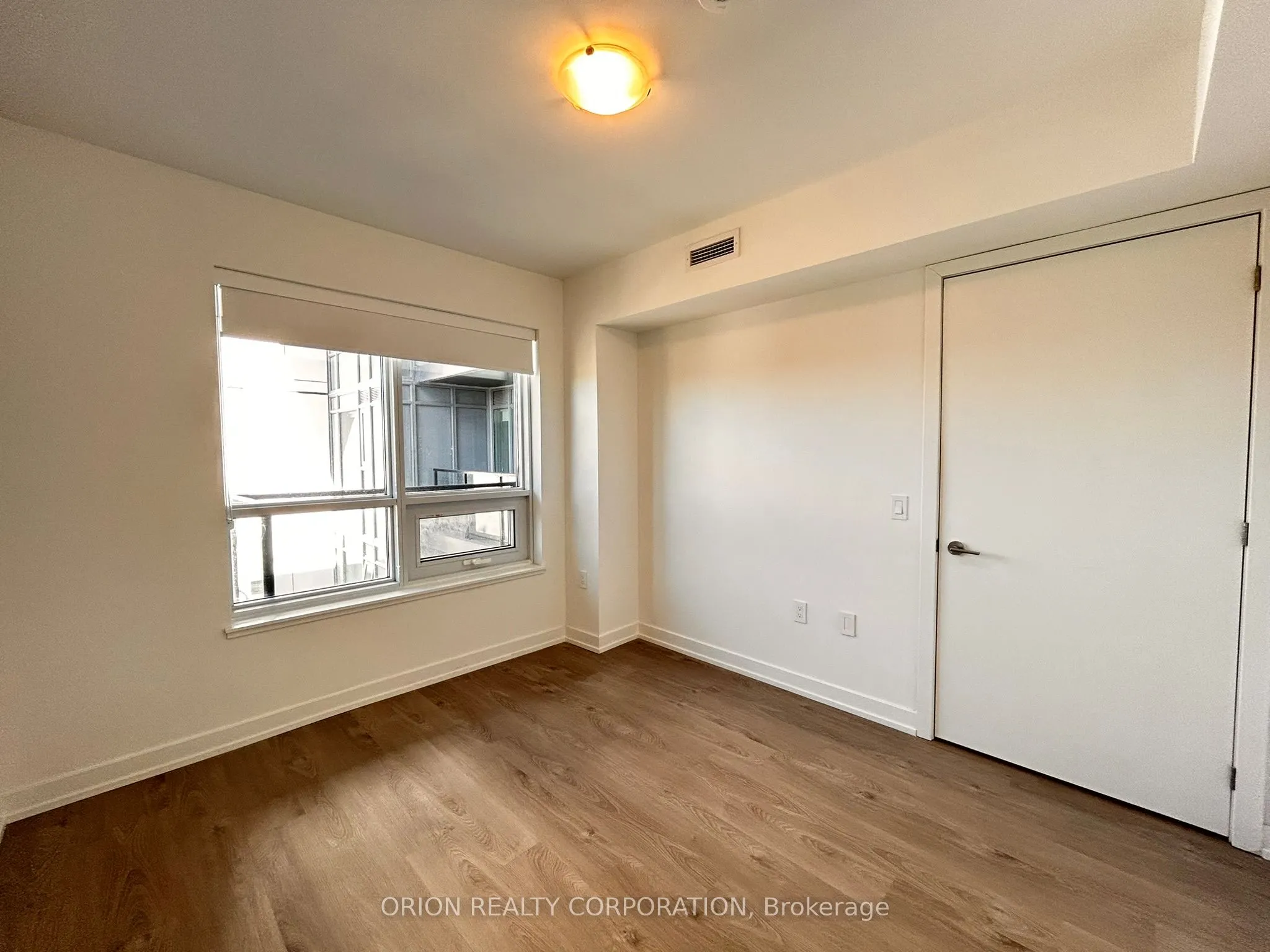 556 Marlee Avenue, #404