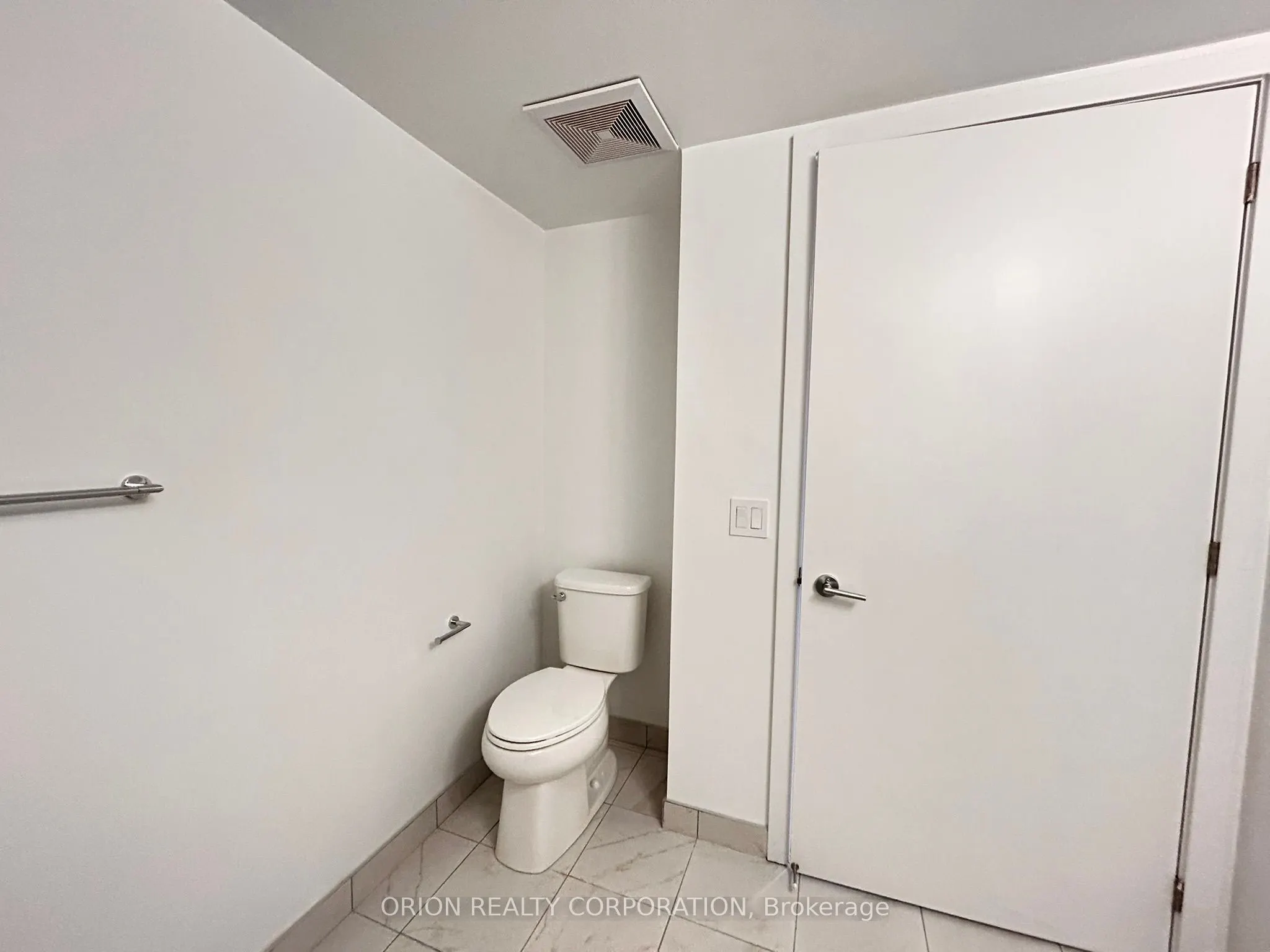 556 Marlee Avenue, #404