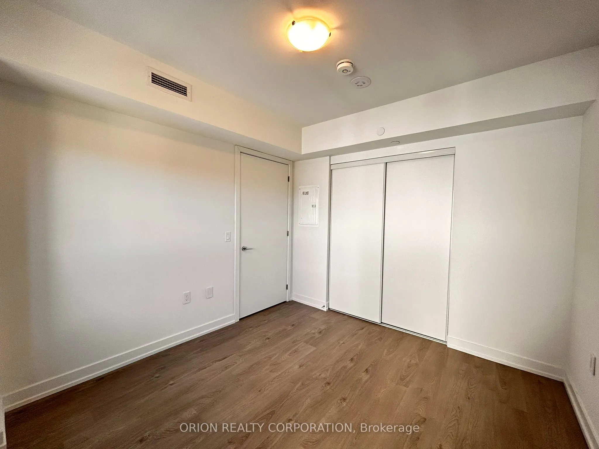 556 Marlee Avenue, #404