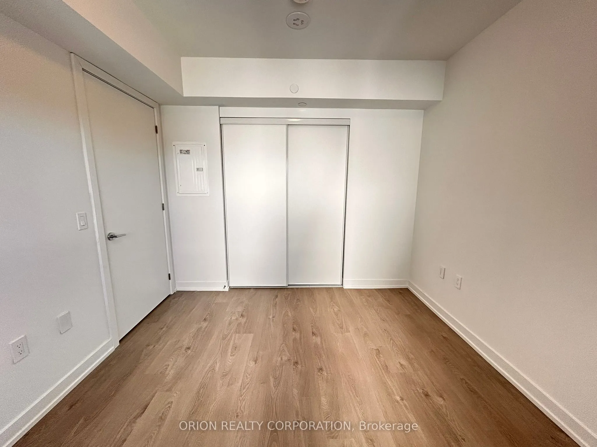 556 Marlee Avenue, #404