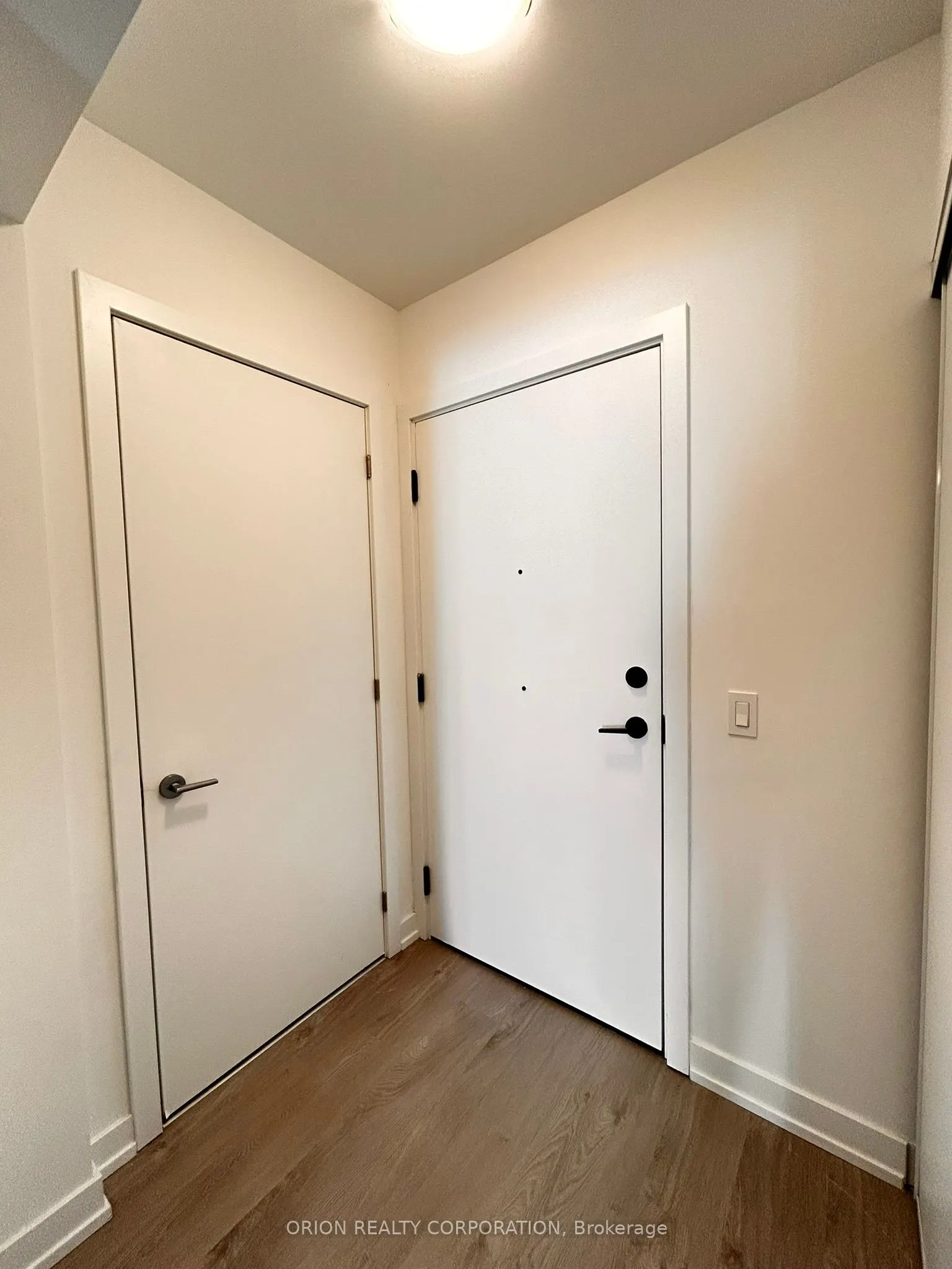 556 Marlee Avenue, #404