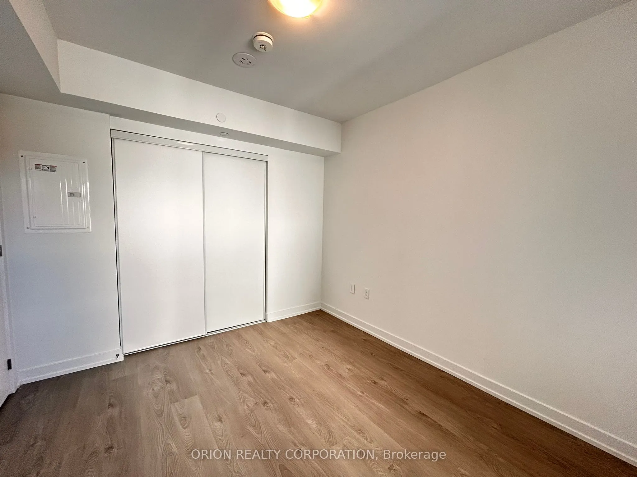 556 Marlee Avenue, #404
