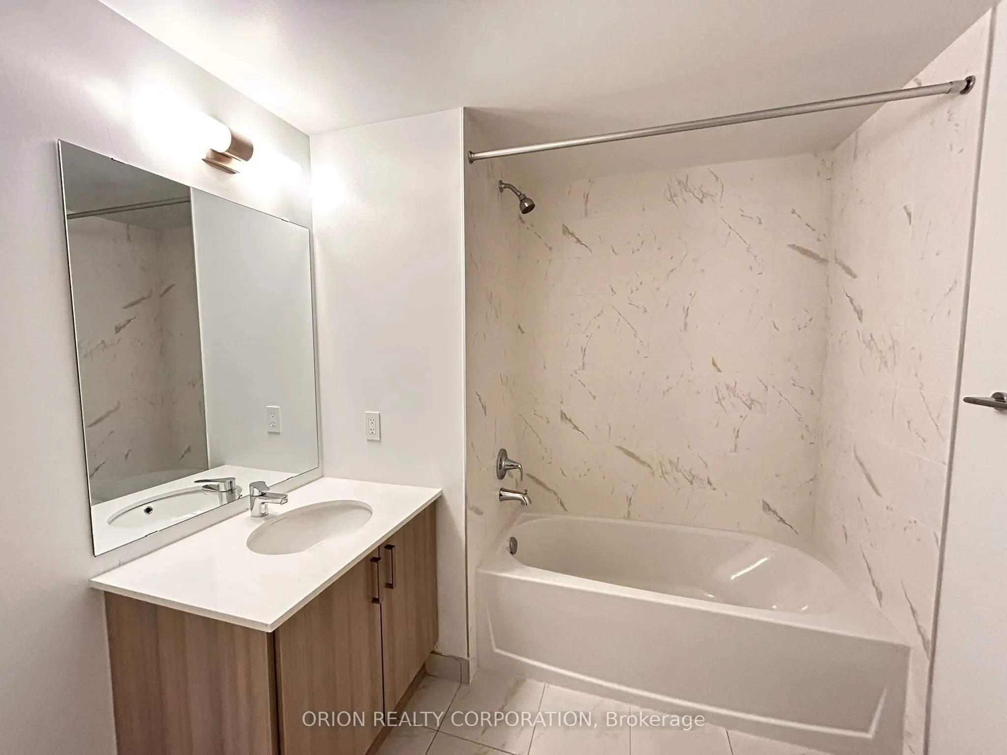 556 Marlee Avenue, #404