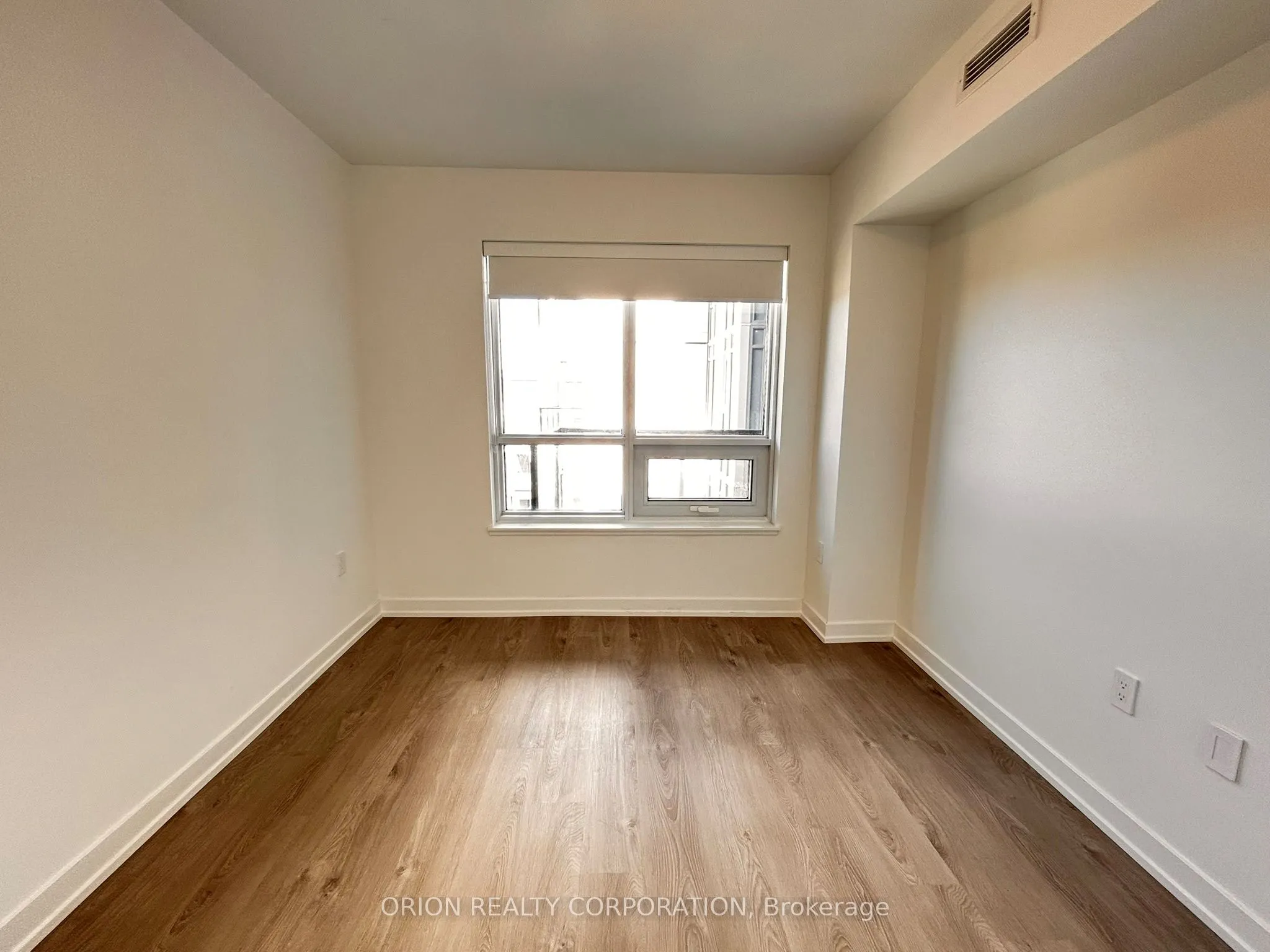 556 Marlee Avenue, #404