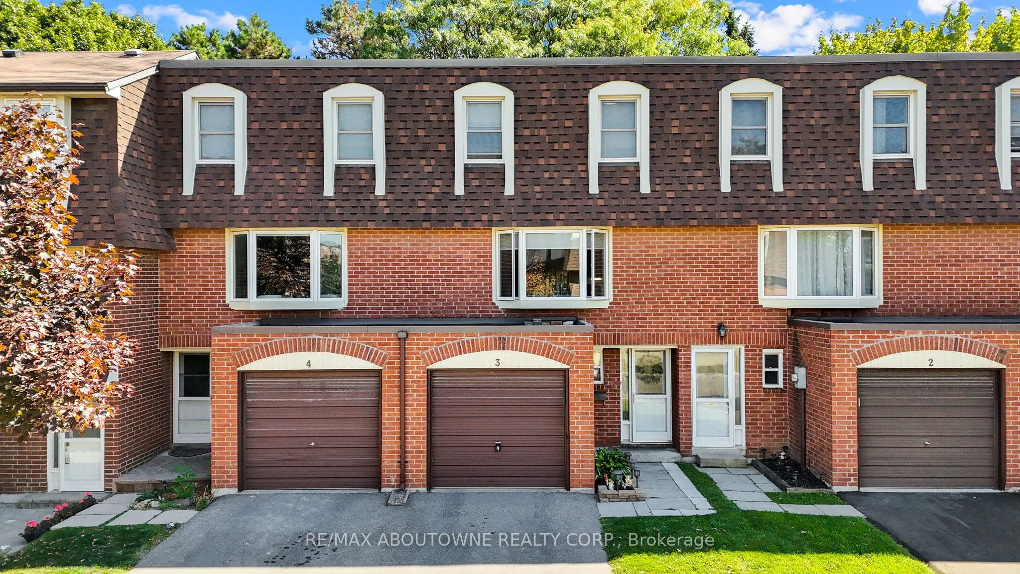 371 Bronte Street S, #3