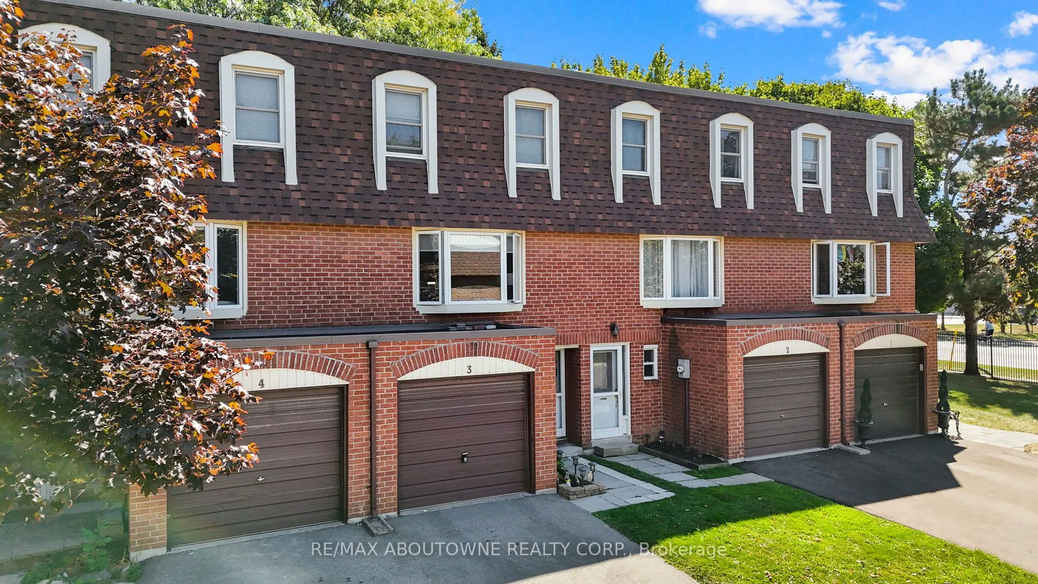 371 Bronte Street S, #3