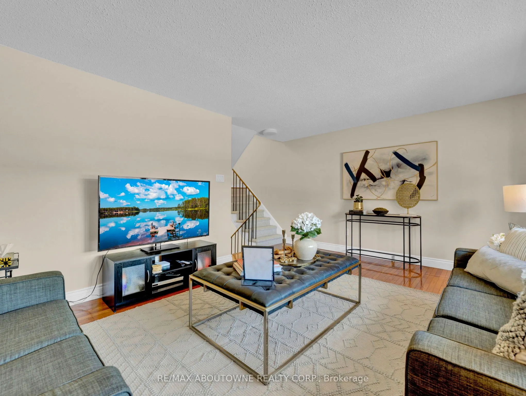 371 Bronte Street S, #3
