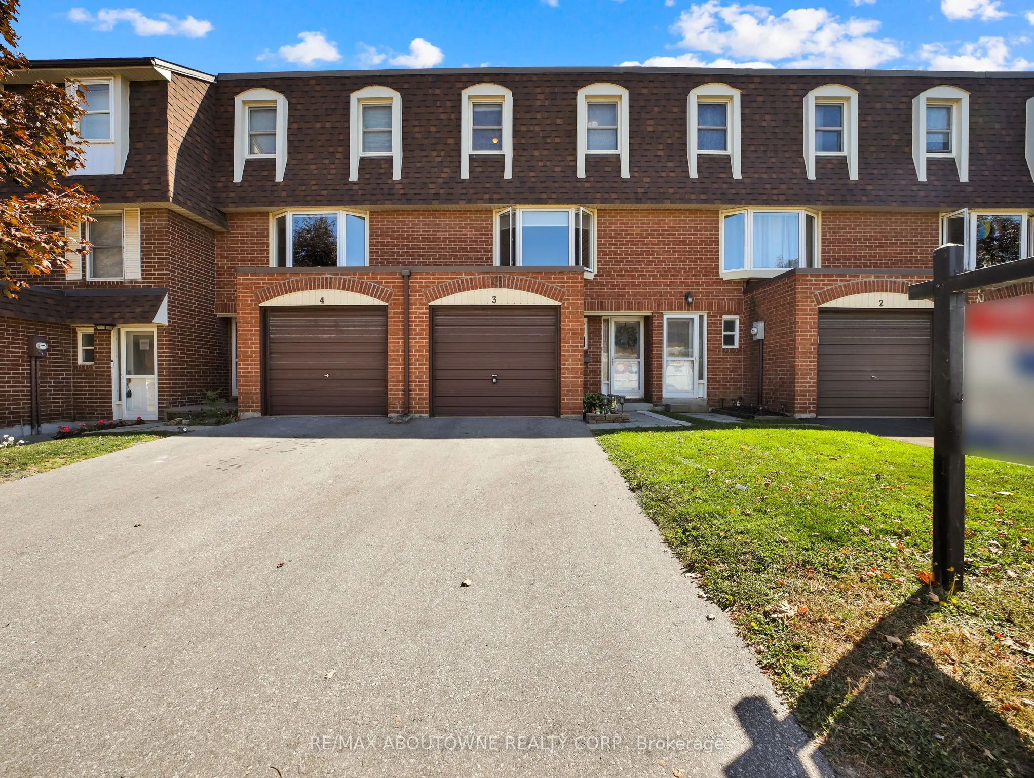371 Bronte Street S, #3