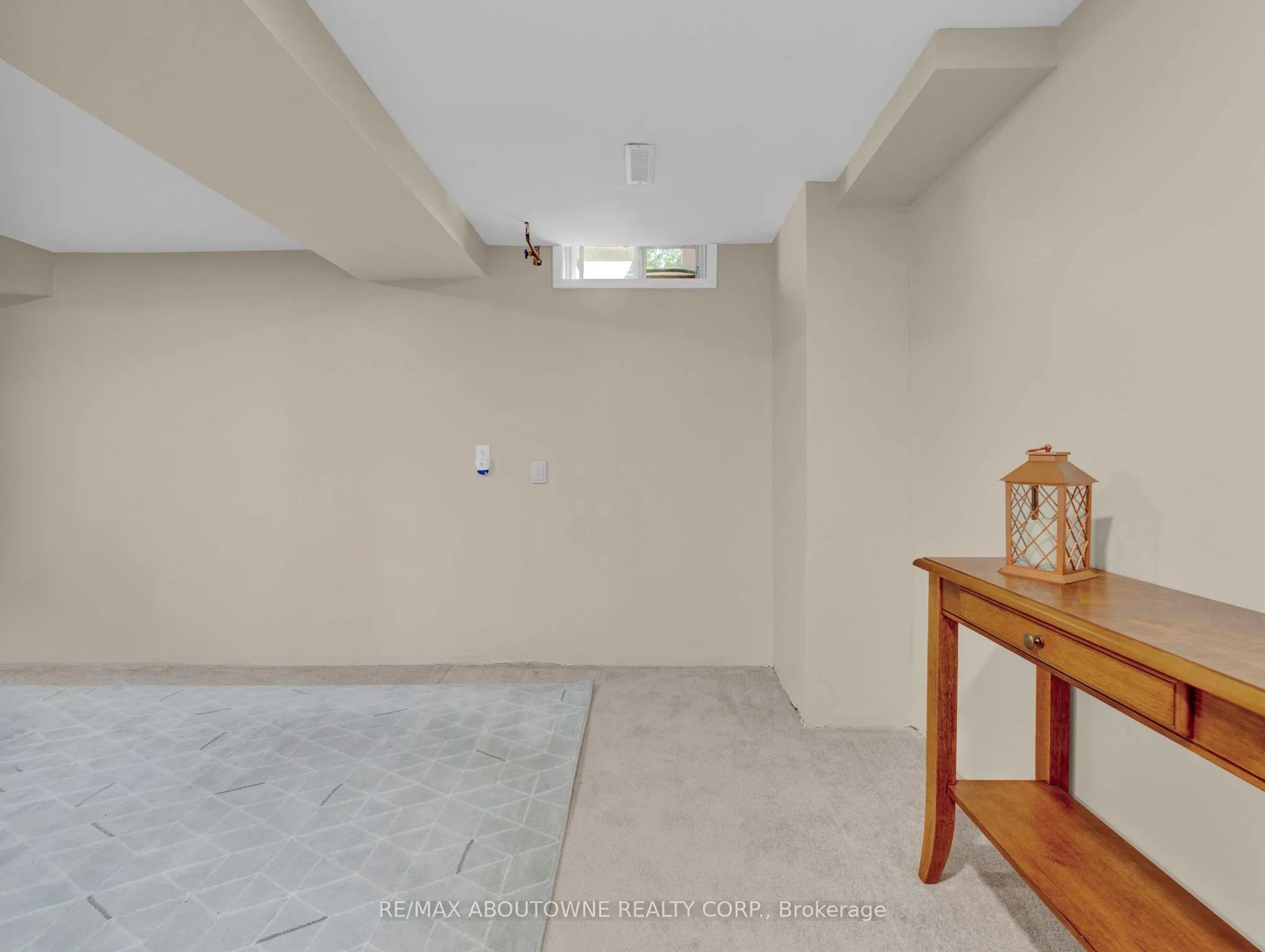 371 Bronte Street S, #3