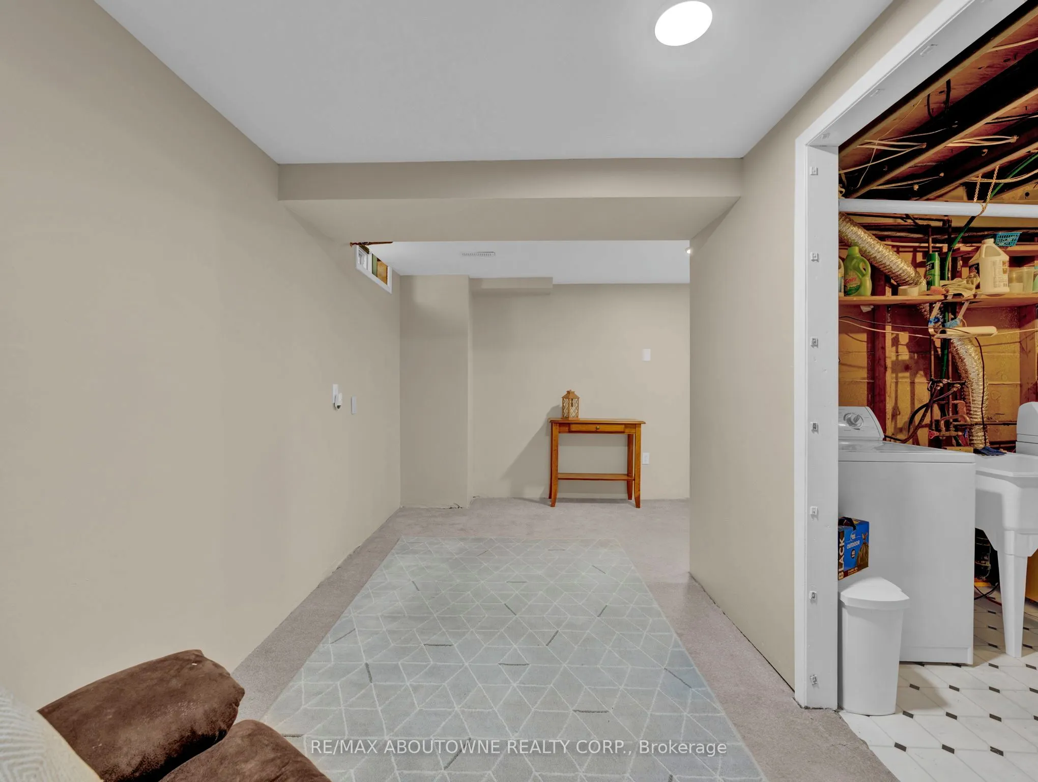371 Bronte Street S, #3