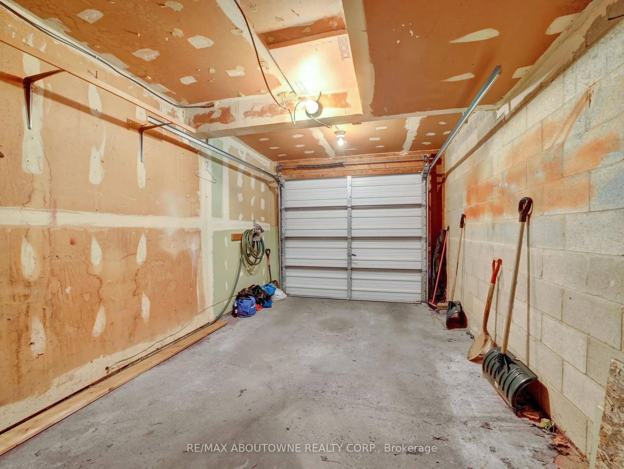 371 Bronte Street S, #3