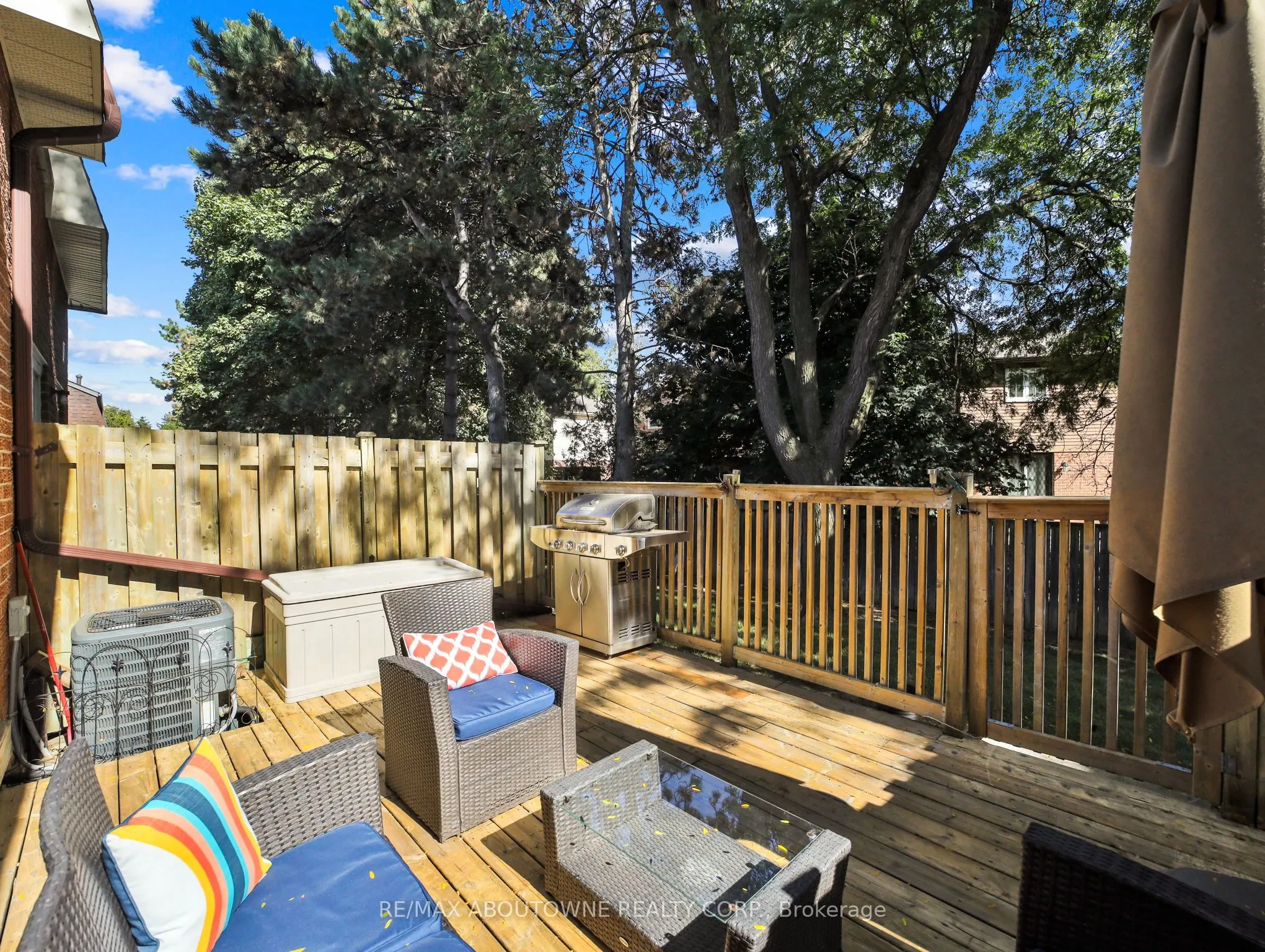 371 Bronte Street S, #3