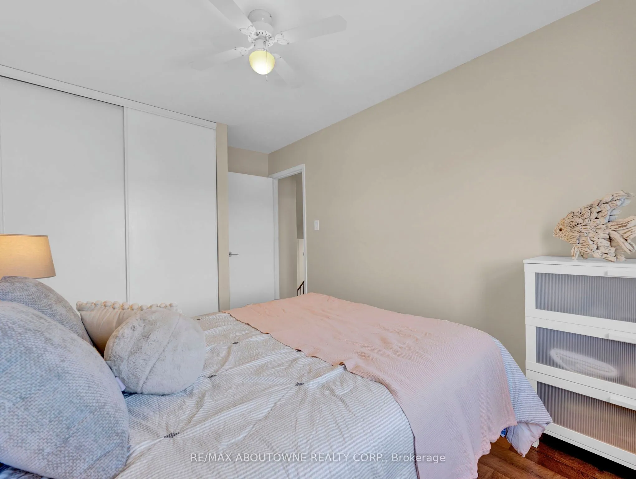 371 Bronte Street S, #3