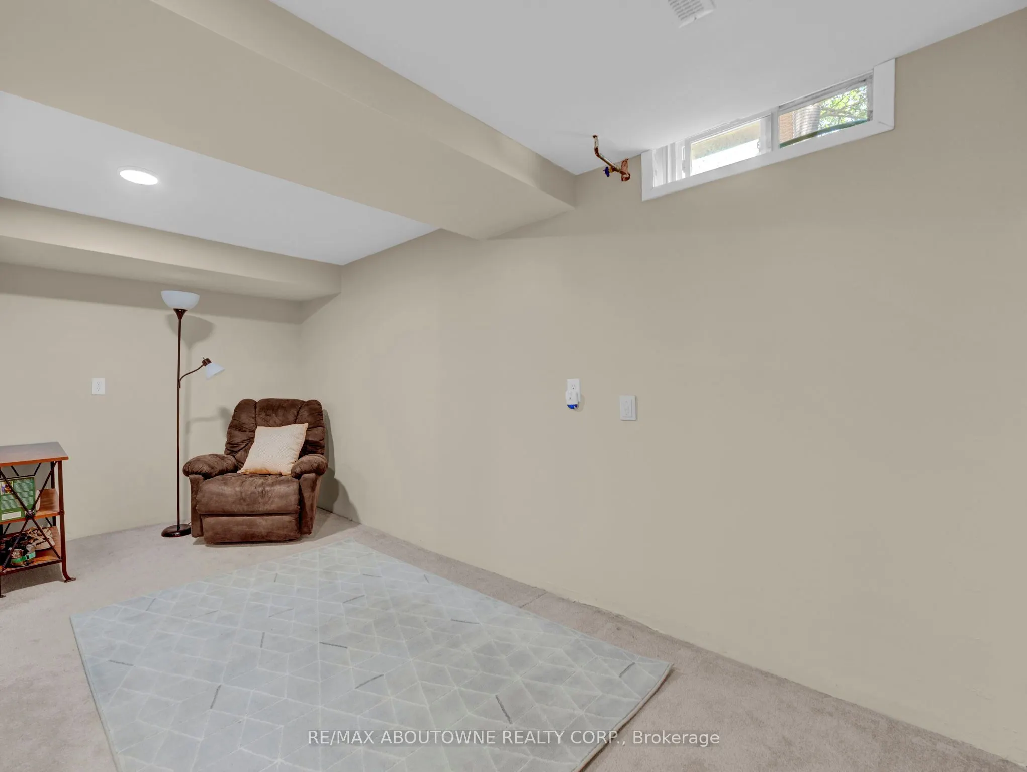 371 Bronte Street S, #3