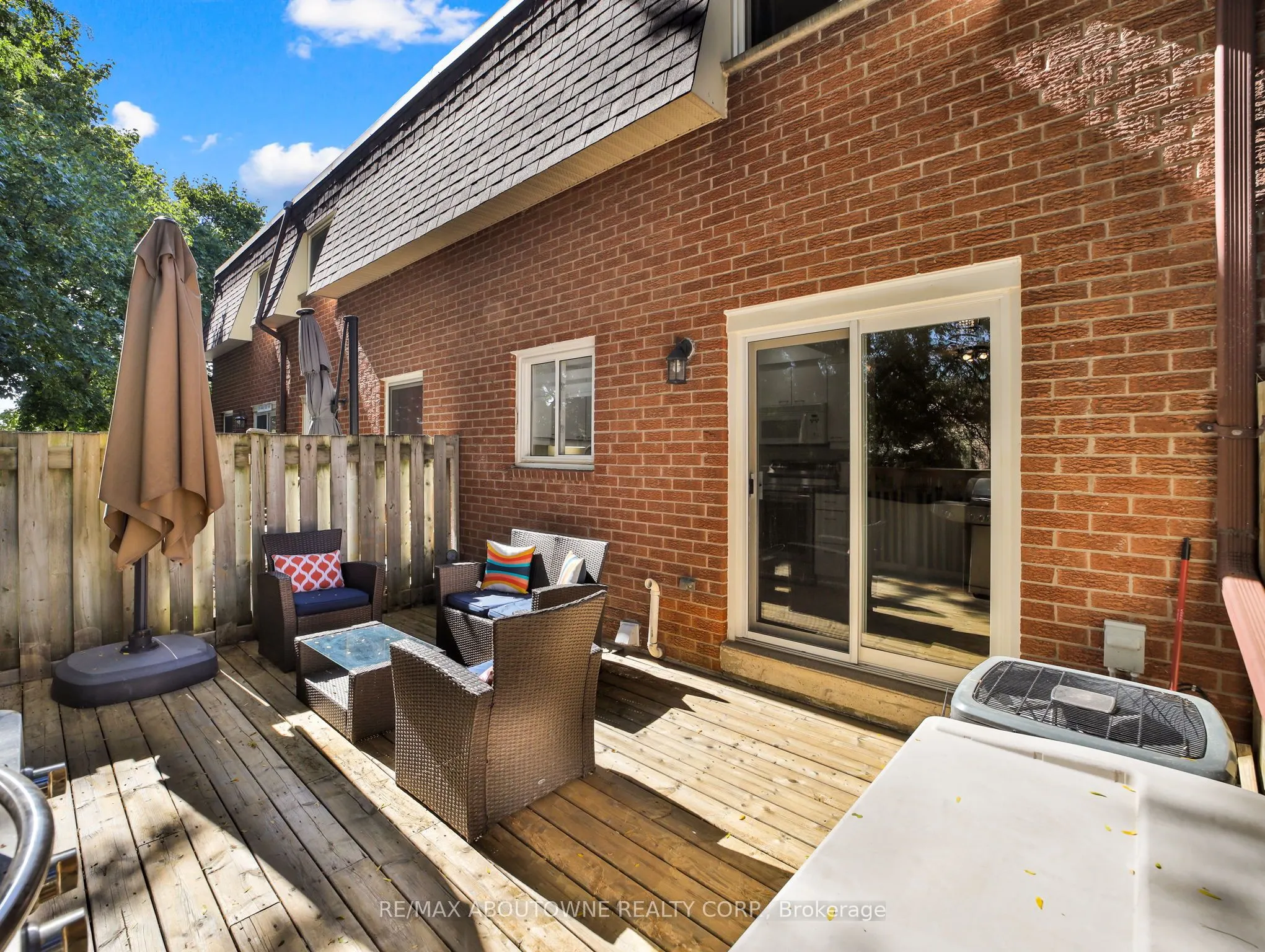 371 Bronte Street S, #3