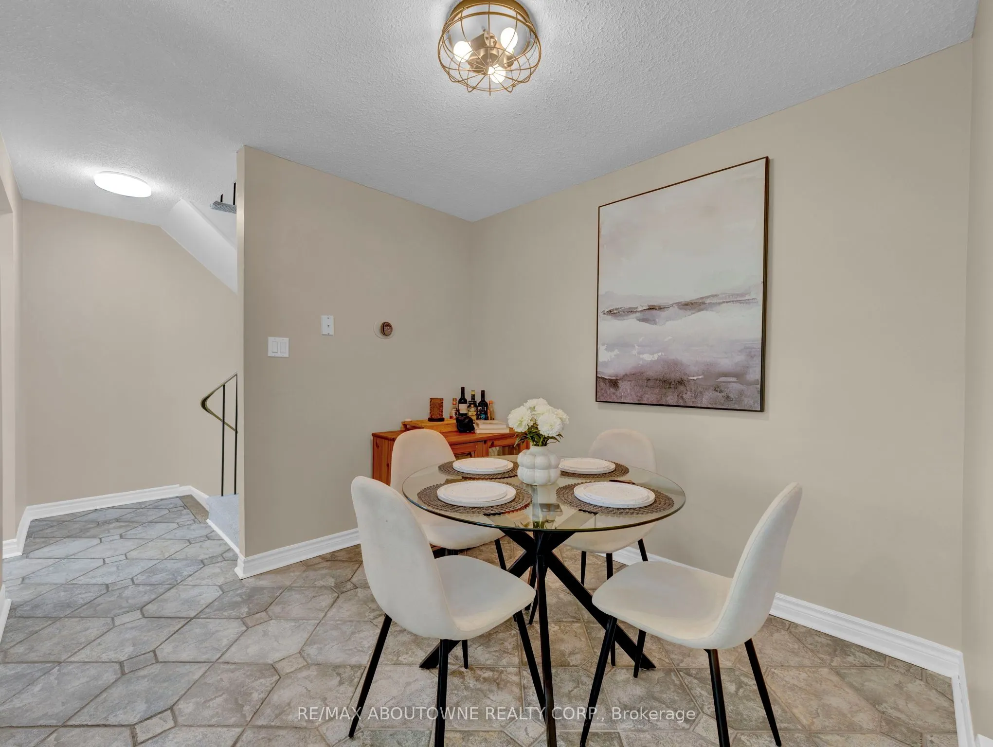 371 Bronte Street S, #3