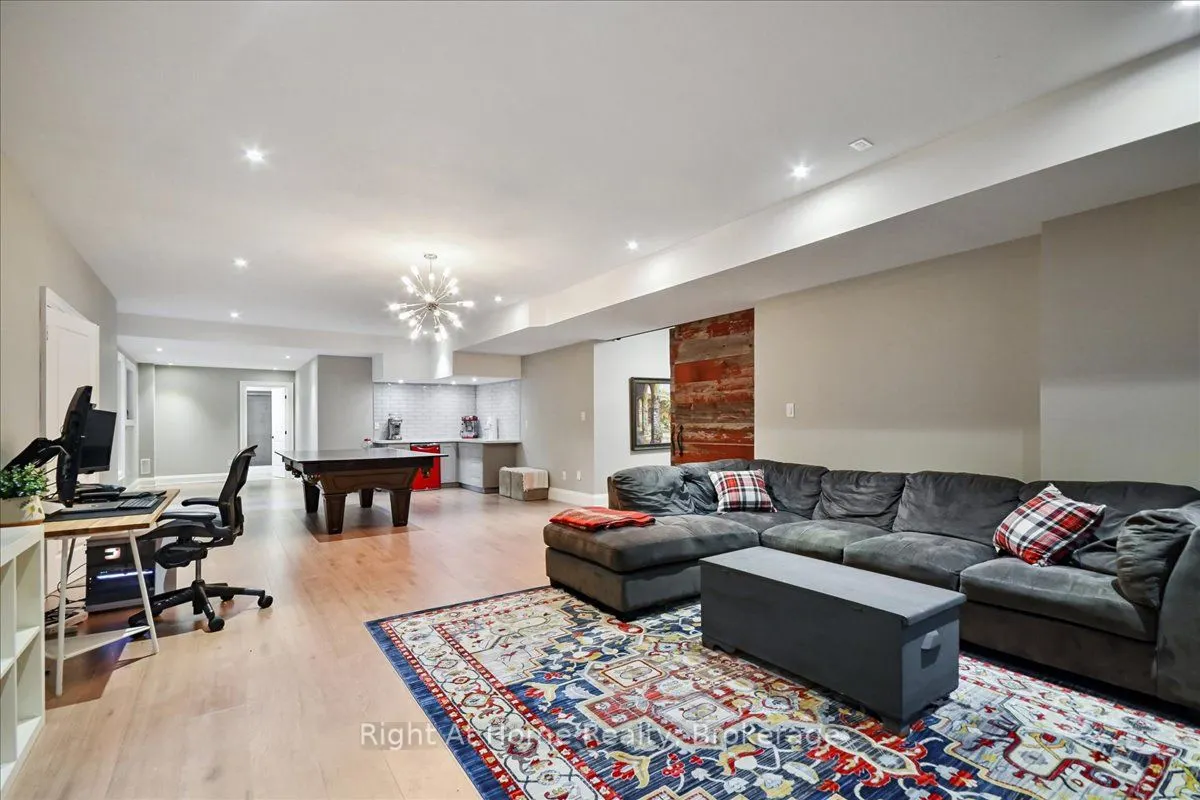 176 Viewbank Crescent