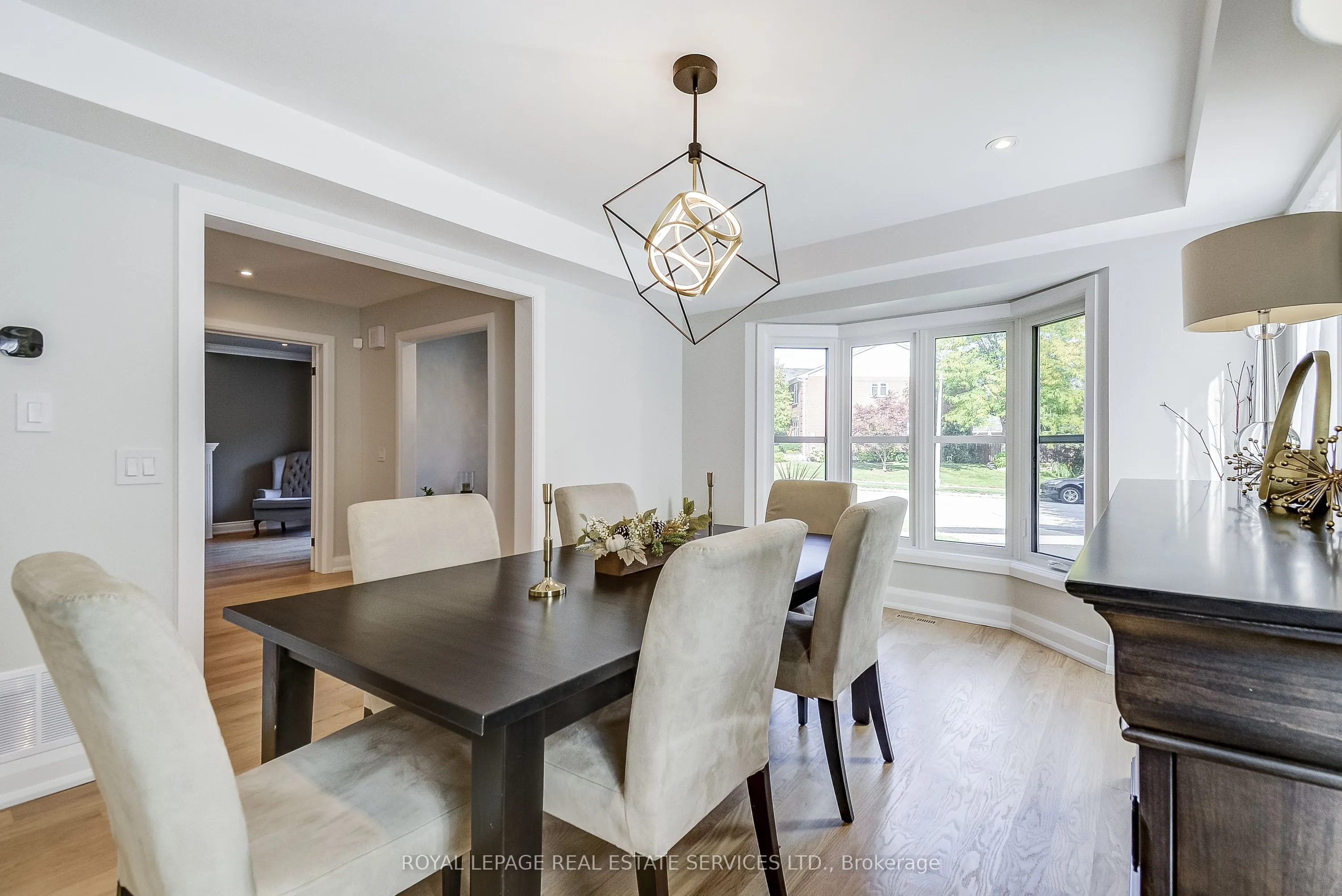 27 Morrison Creek Crescent