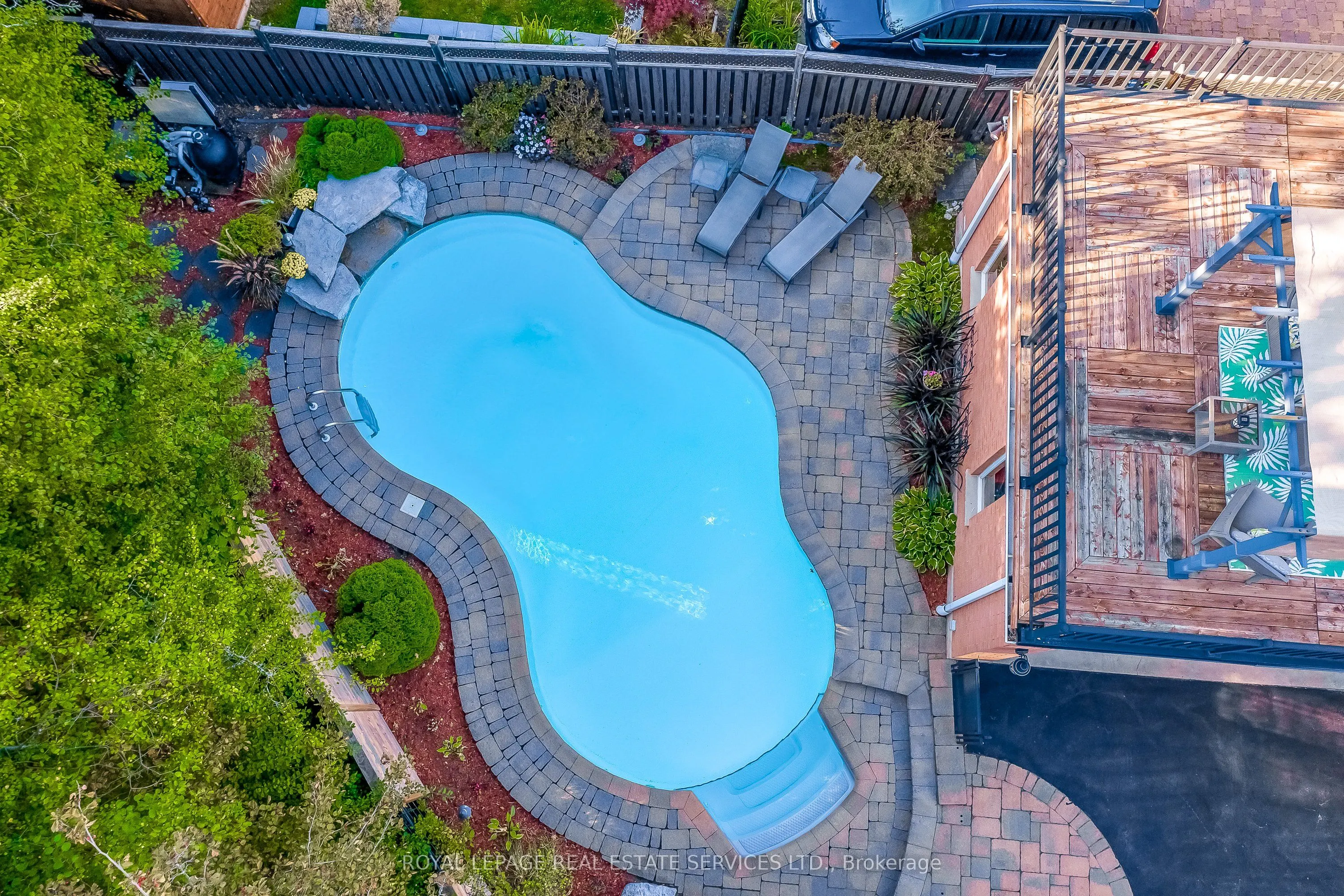 27 Morrison Creek Crescent