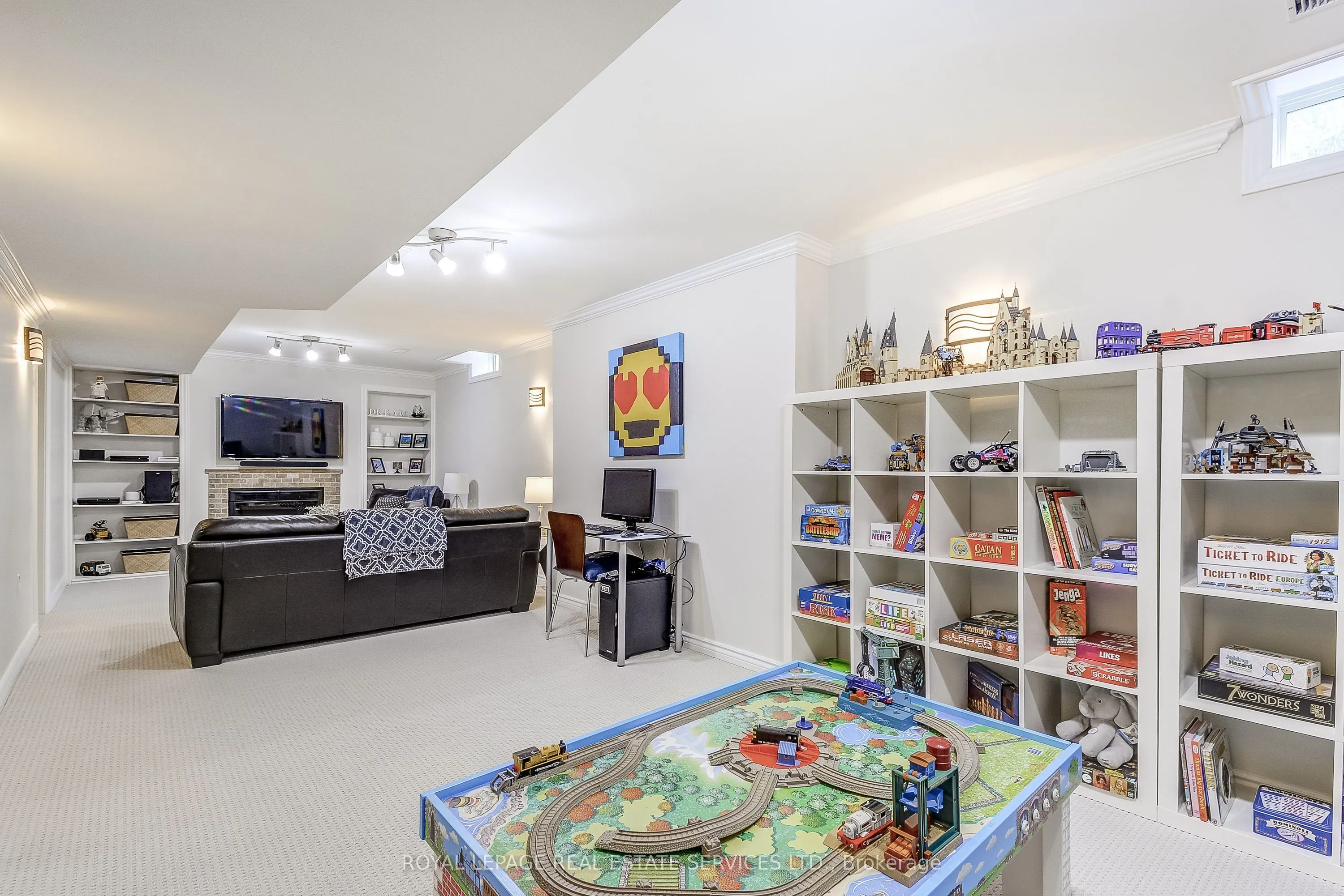 27 Morrison Creek Crescent