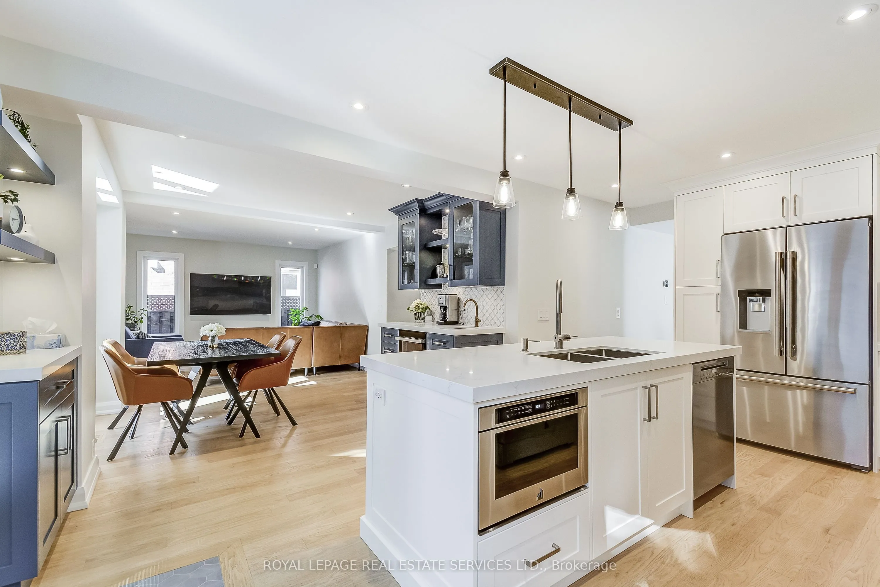 27 Morrison Creek Crescent