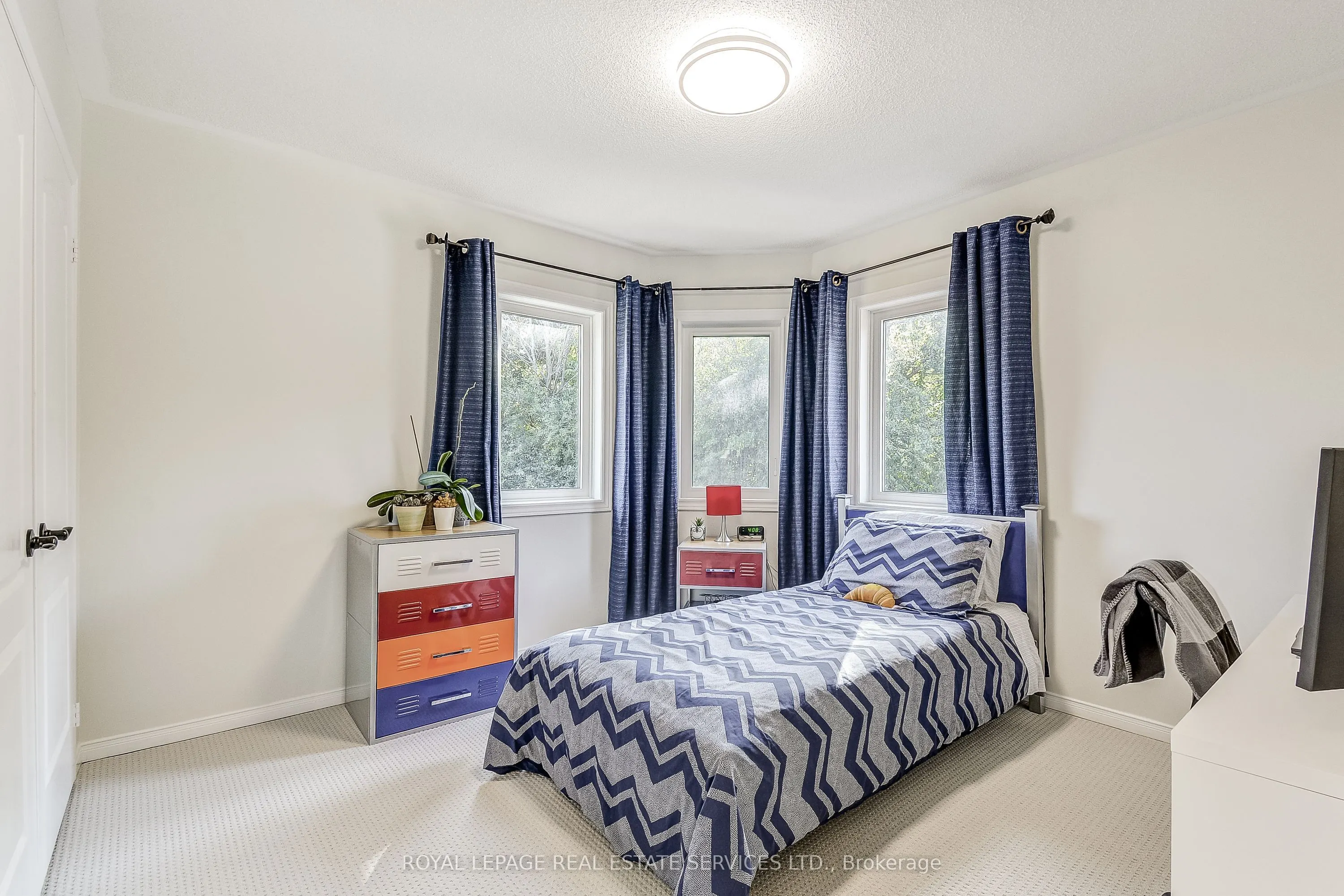 27 Morrison Creek Crescent